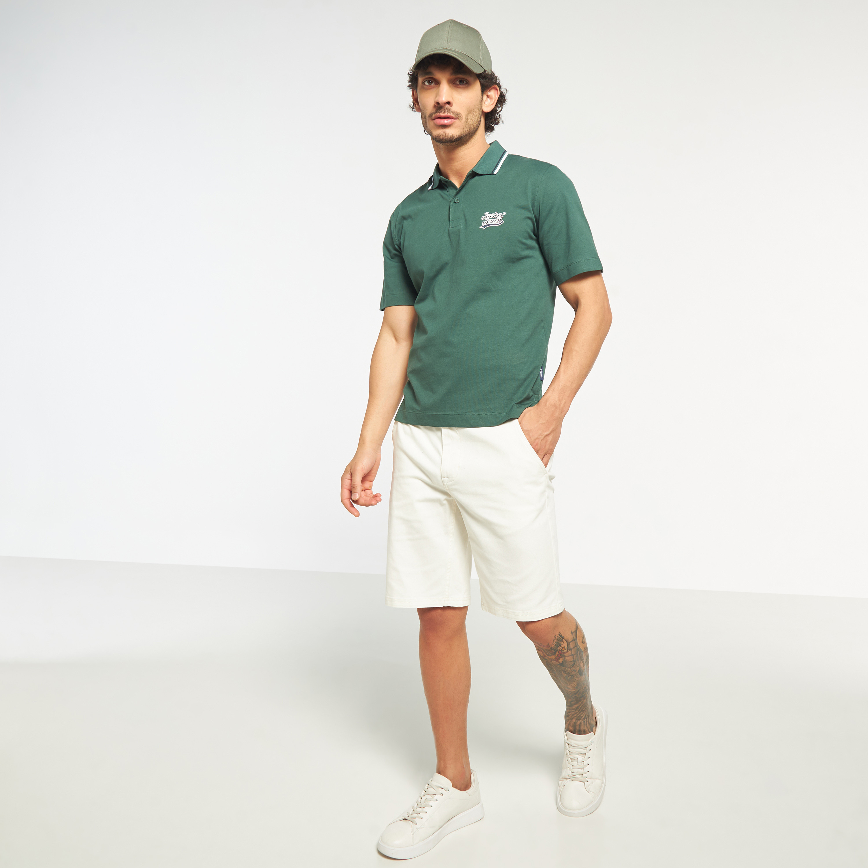 بولو تي شيرت من جاك آند جونز بأكمام قصيرة مع شعار-men-clothing-tshirtsandpolos-polos-image-14