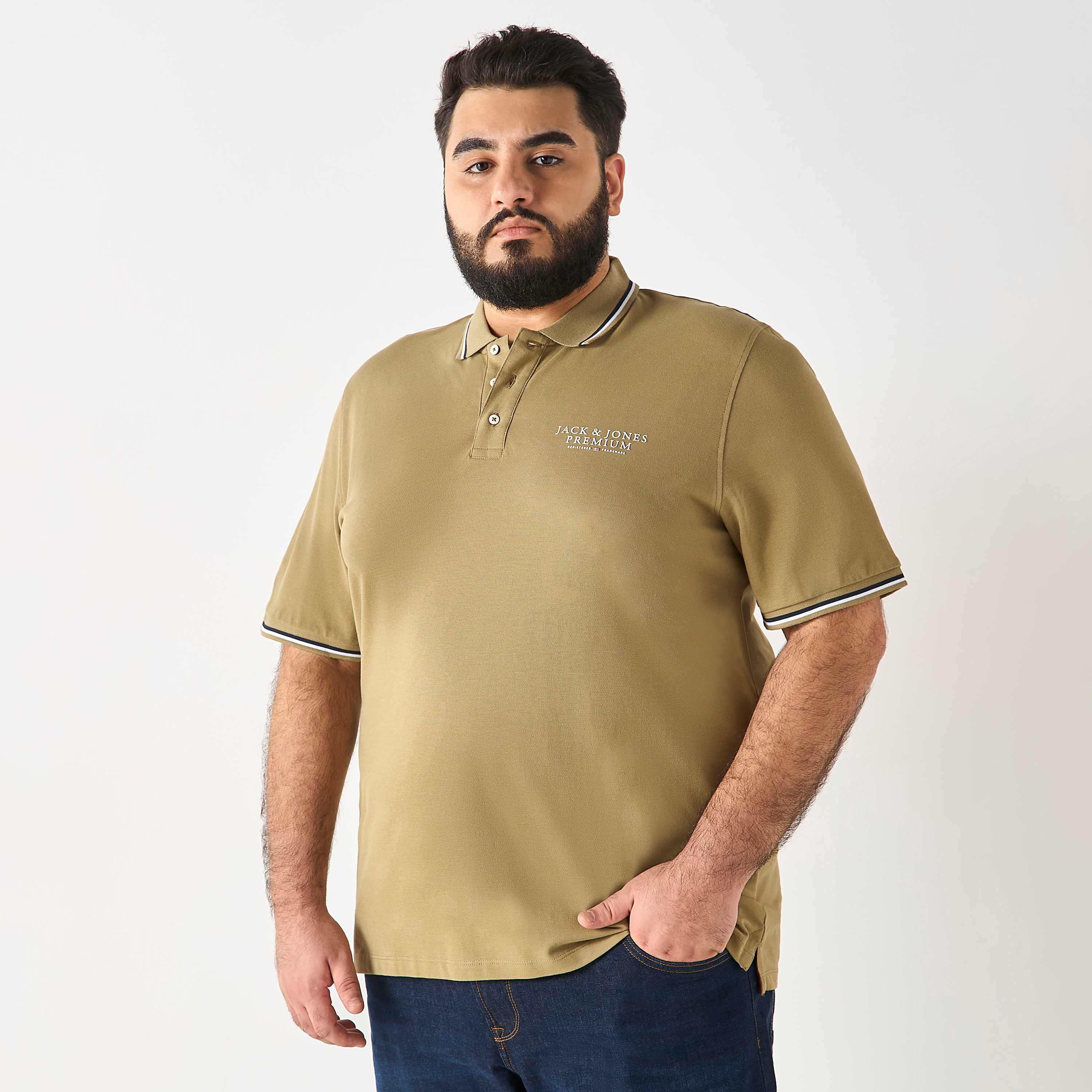 بولو تي شيرت ذو ياقة من جاك آند جونز بأكمام قصيرة مع شعار-men-clothing-tshirtsandpolos-polos-image-1