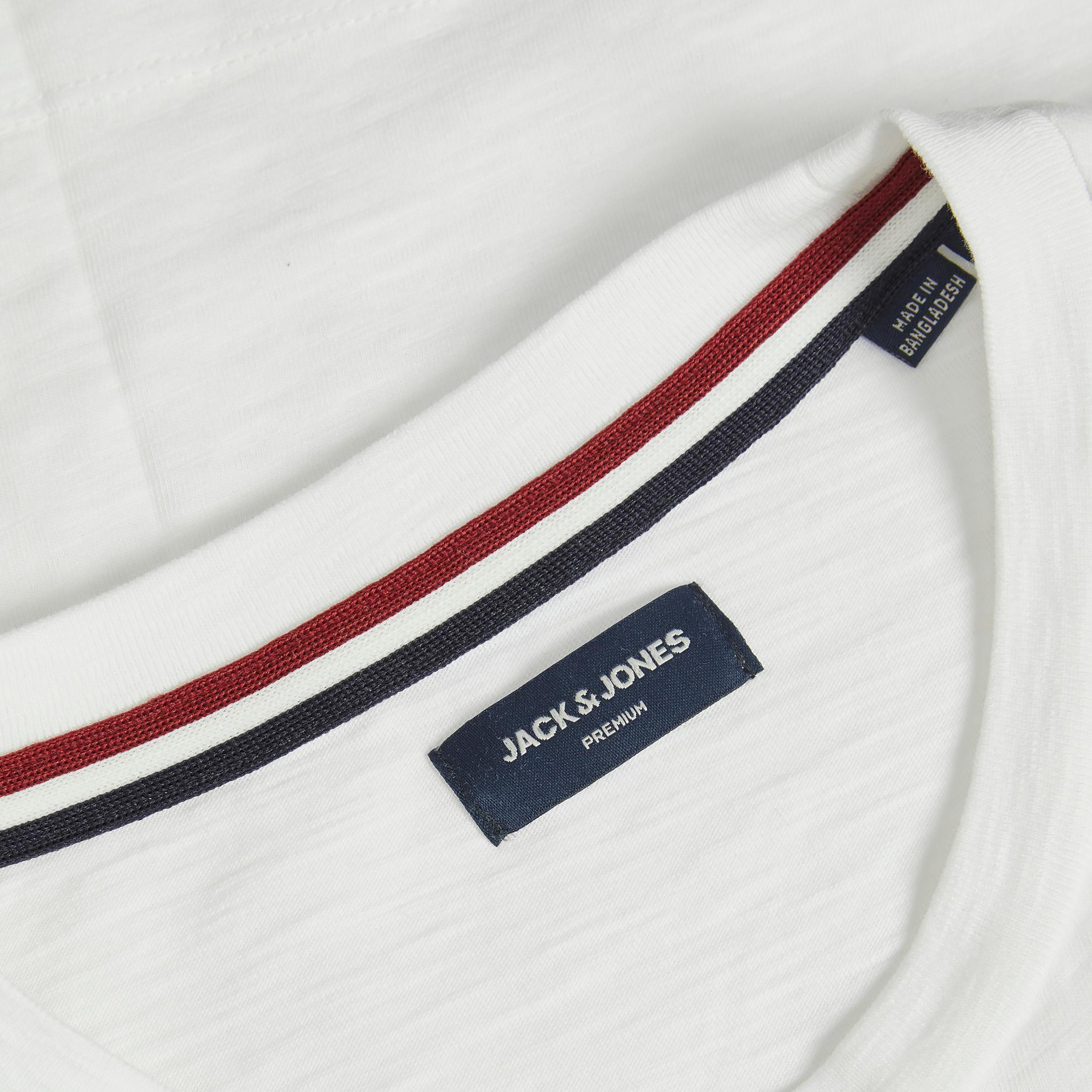 تي شيرت بأكمام قصيرة مطرز بياقة مستديرة من جاك اند جونز-men-clothing-tshirtsandpolos-tshirts-image-3