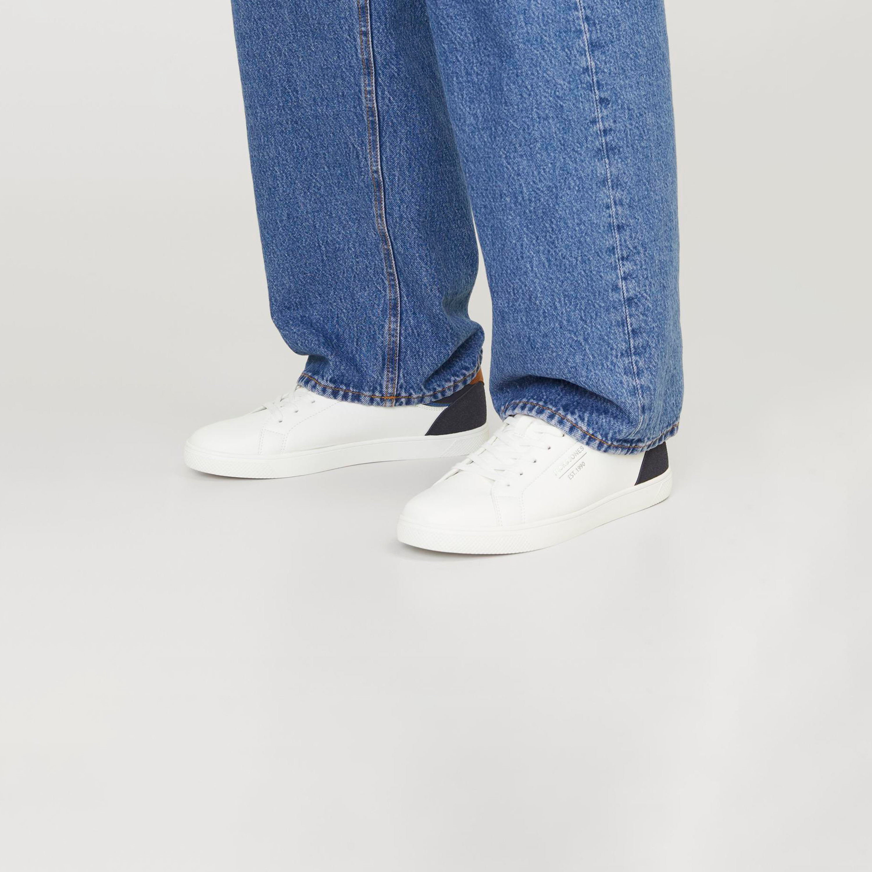 سنيكرز جاك آند جونز للرجال مع رباط برقبة منخفضة | 12229020-men-shoes-sneakers-image-7
