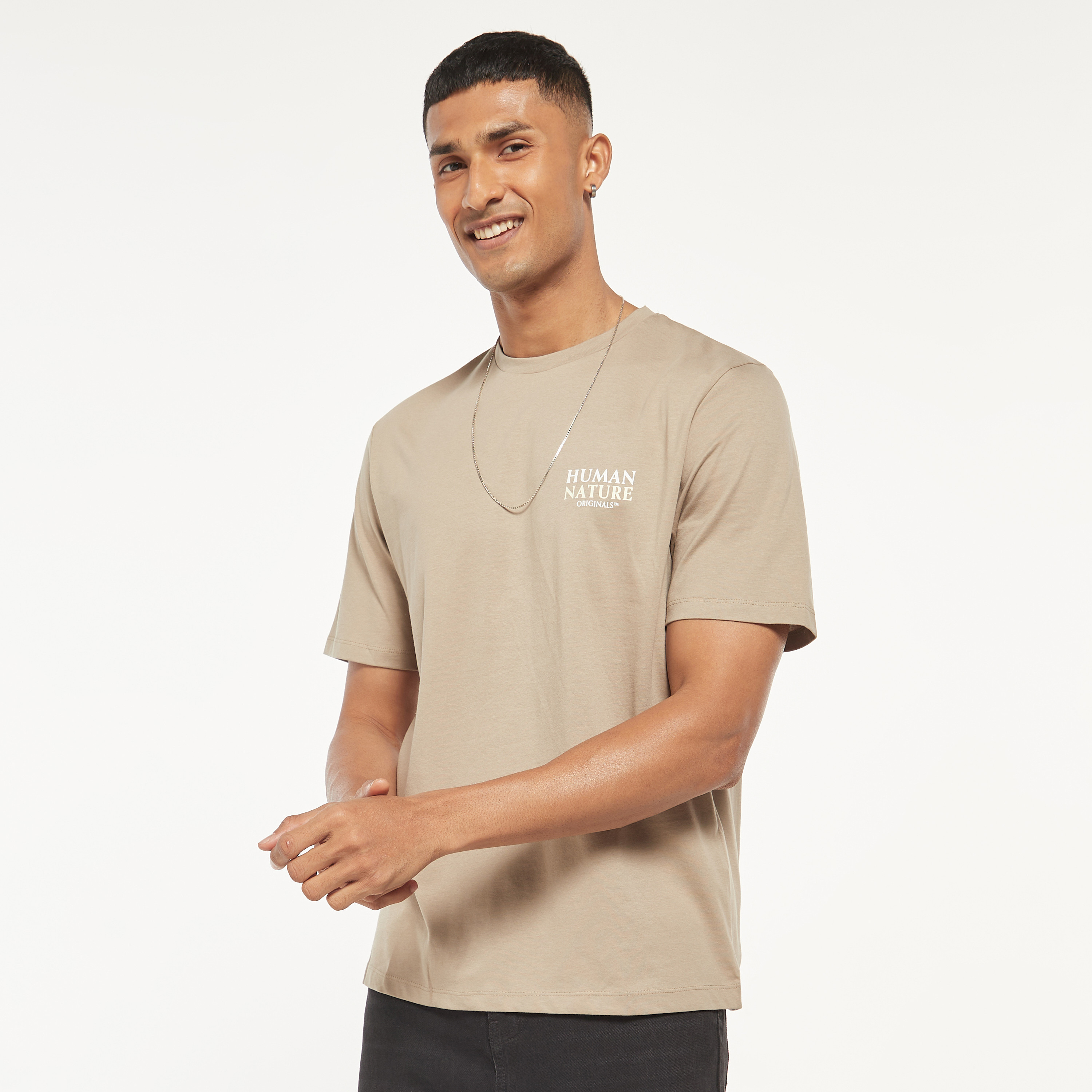 تي شيرت من جاك آند جونز مطبوع بأكمام قصيرة و ياقة مستديرة-men-clothing-tshirtsandpolos-tshirts-image-5