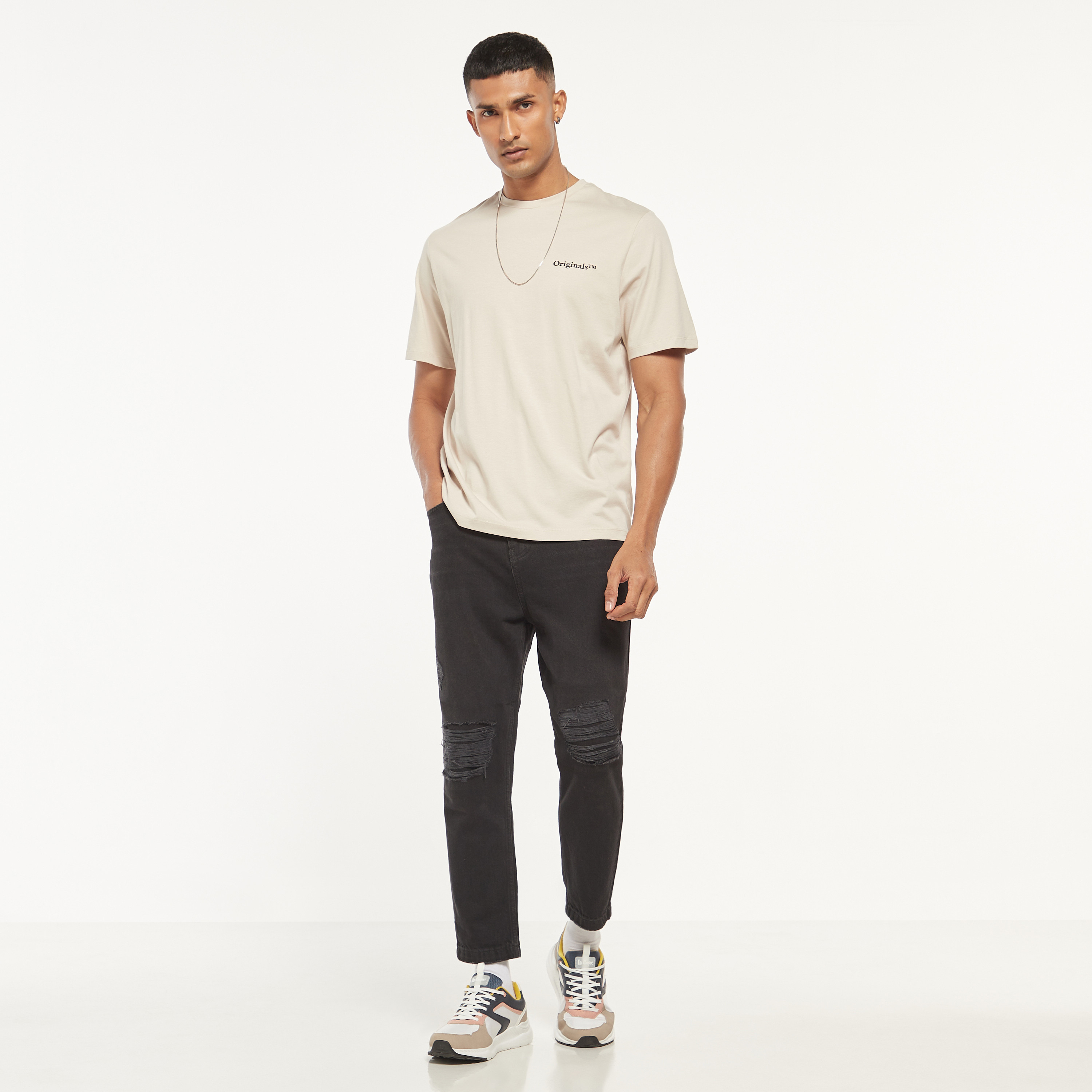 تي شيرت من جاك آند جونز مطبوع بأكمام قصيرة و ياقة مستديرة-men-clothing-tshirtsandpolos-tshirts-image-10