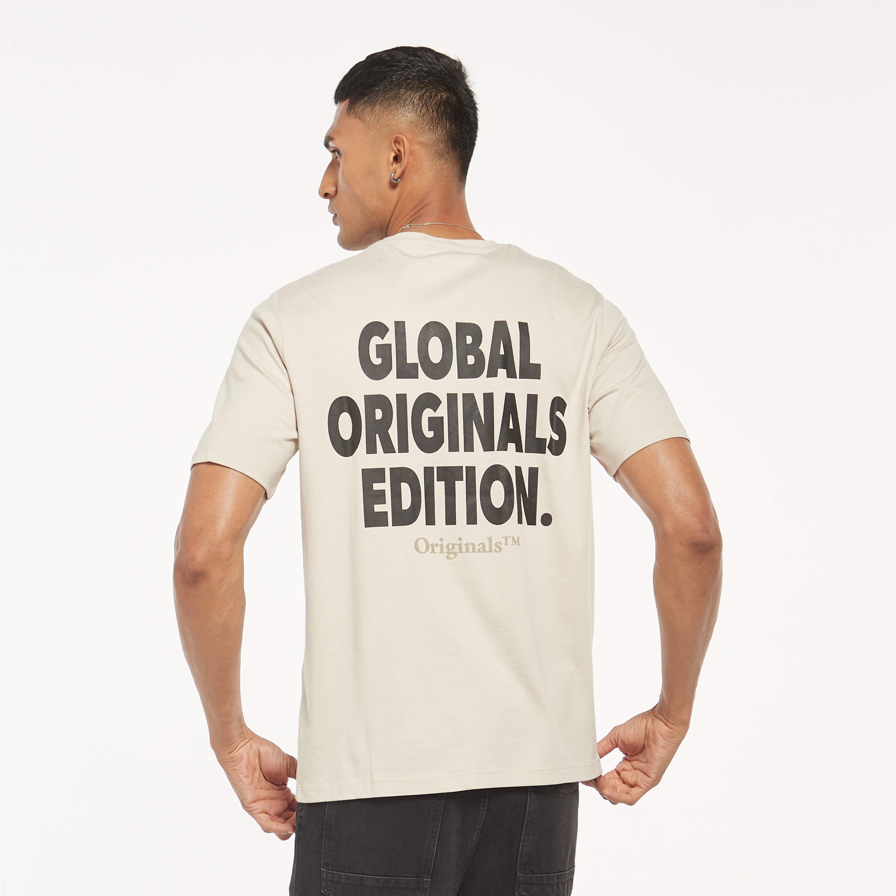 تي شيرت من جاك آند جونز مطبوع بأكمام قصيرة و ياقة مستديرة-men-clothing-tshirtsandpolos-tshirts-image-11