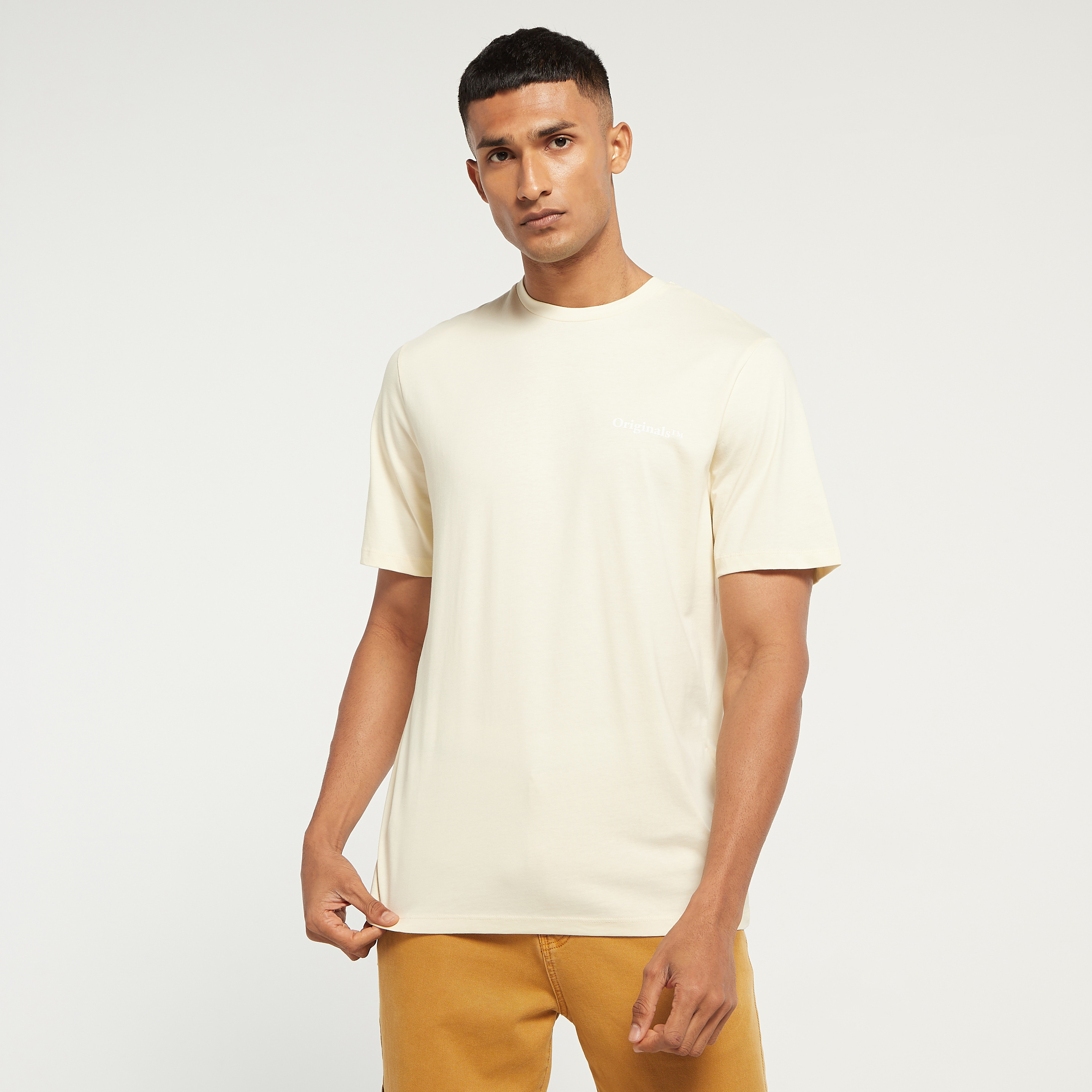 تي شيرت من جاك آند جونز مطبوع بأكمام قصيرة و ياقة مستديرة-men-clothing-tshirtsandpolos-tshirts-image-15