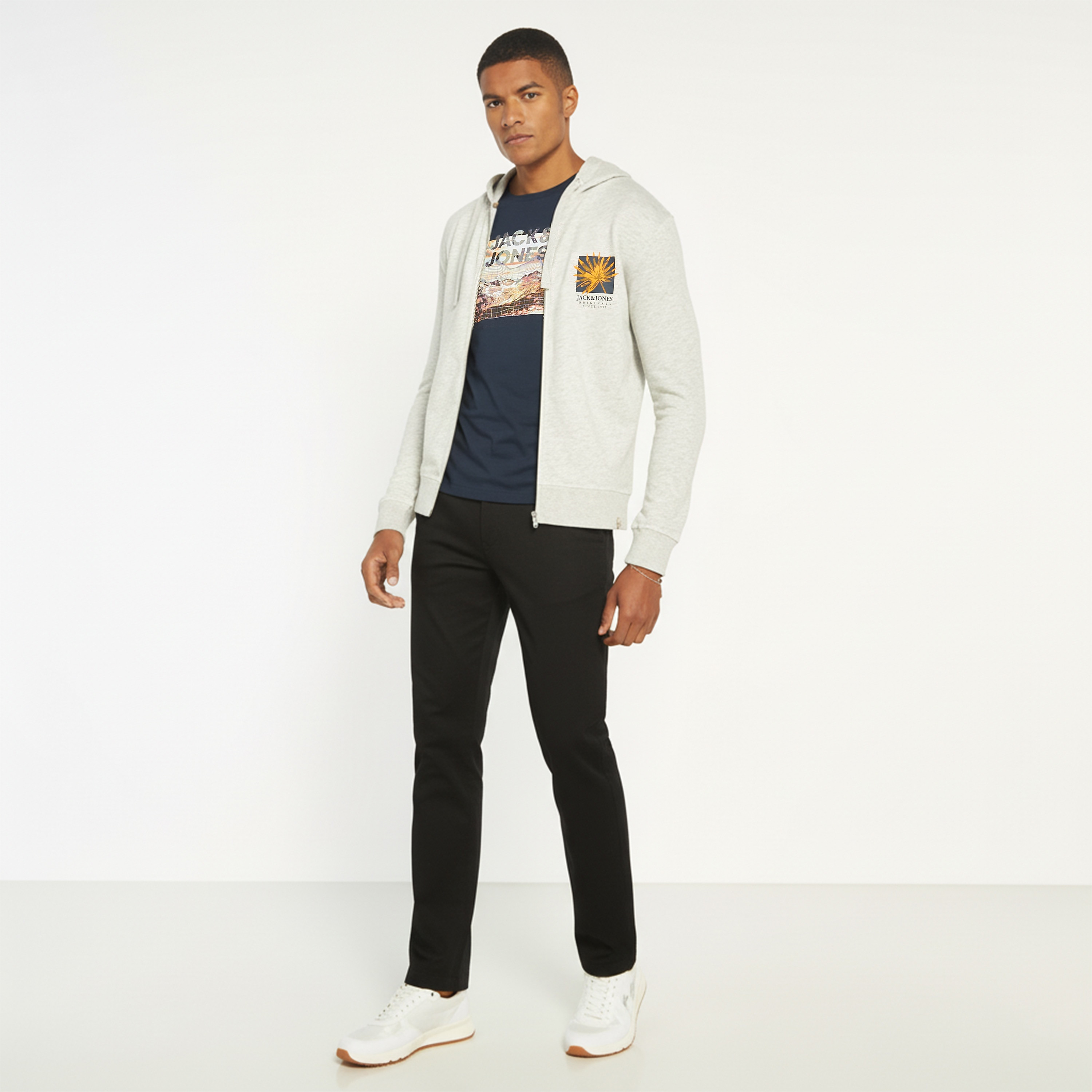 هودي من جاك آند جونز مع شعار بأكمام طويلة مع سحاب للإغلاق -men-winterwear-hoodiesandsweatshirts-image-2