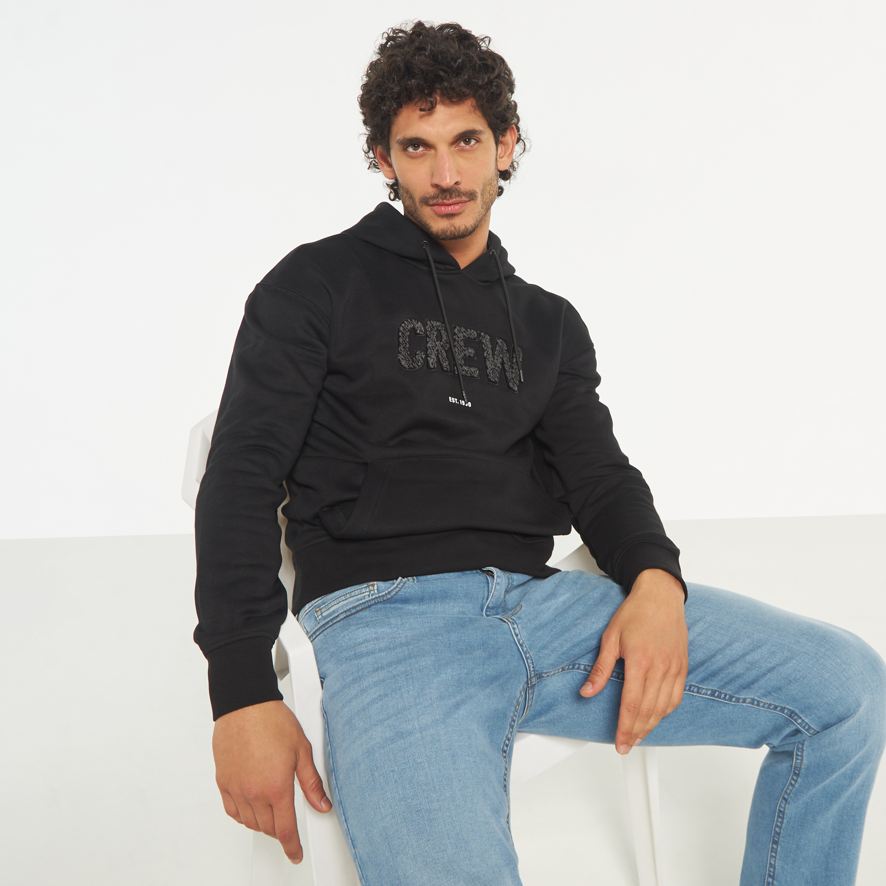 هودي من جاك آند جونز ذو مزخرف بأكمام طويلة مع جيب كانغارو-men-winterwear-hoodiesandsweatshirts-image-1