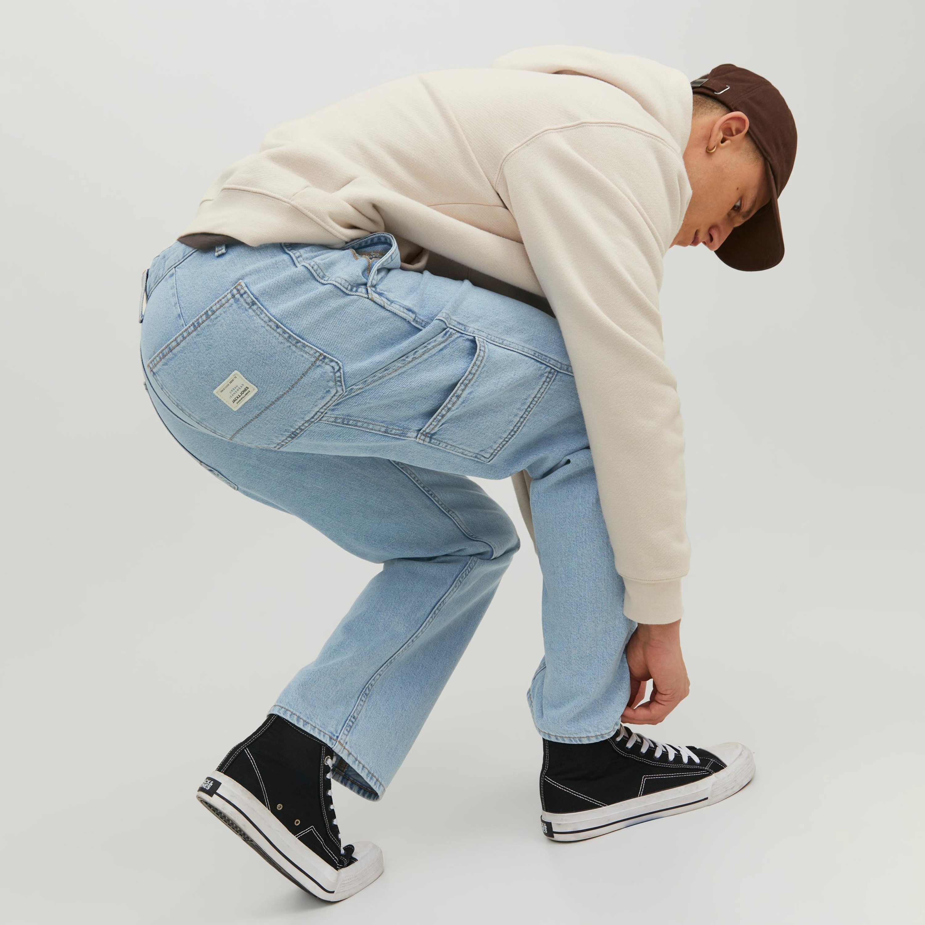 بنطال جينز مزين بجيب من جاك آند جونز بخصر عالي الخصر مع فضفاضة-men-clothing-bottoms-jeans-image-4