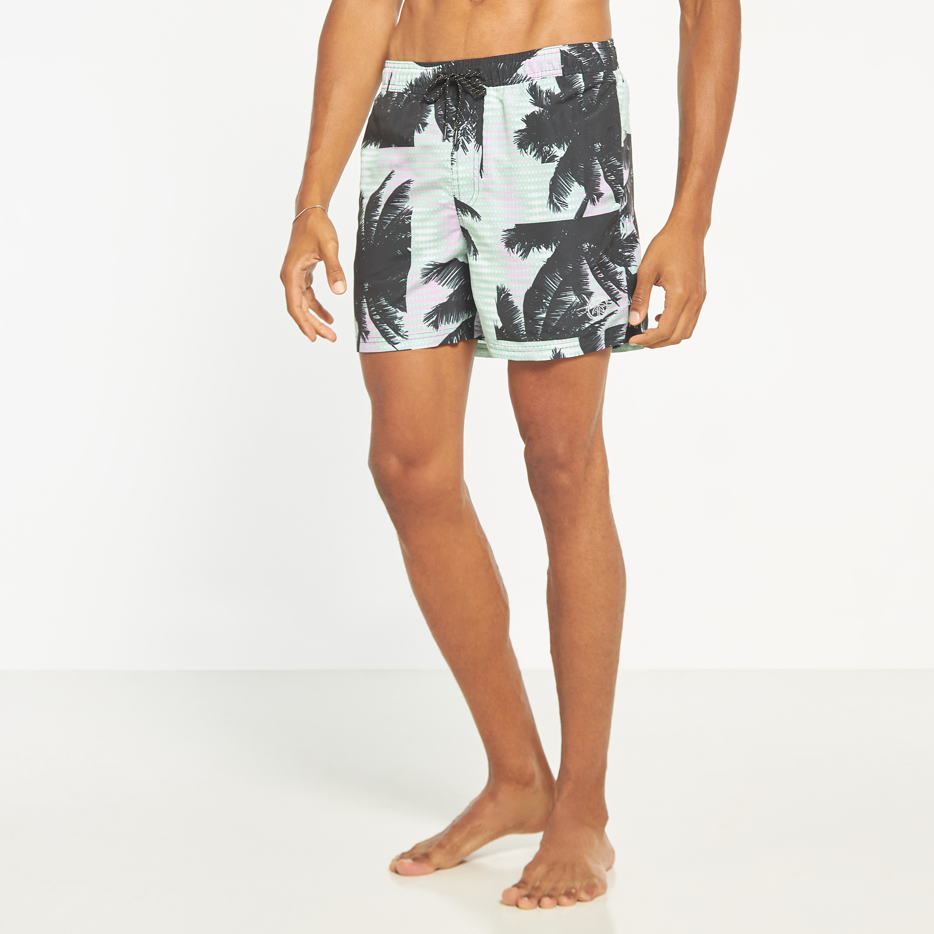 السراويل السباحة من جاك آند جونز برباط متوسط الخصر بطبعات-men-clothing-swimandbeach-shorts-image-5