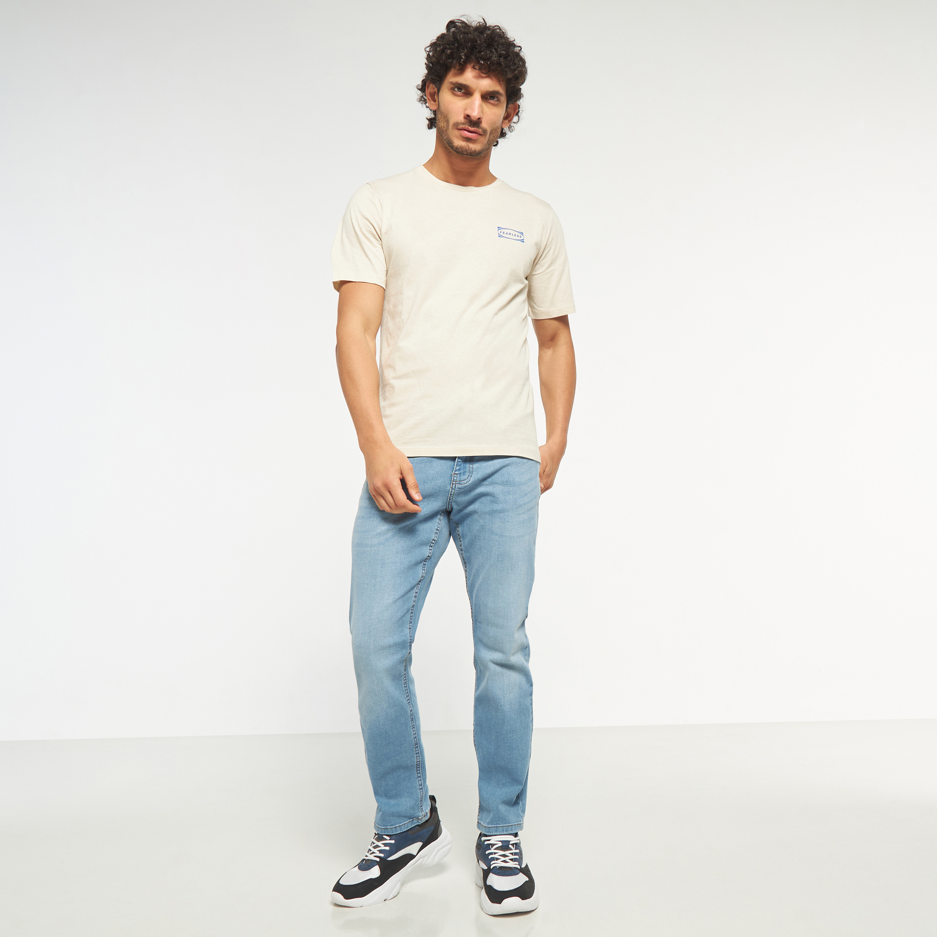 تي شيرت من جاك آند جونز مطبوع بأكمام قصيرة و ياقة مستديرة-men-clothing-tshirtsandpolos-tshirts-image-10