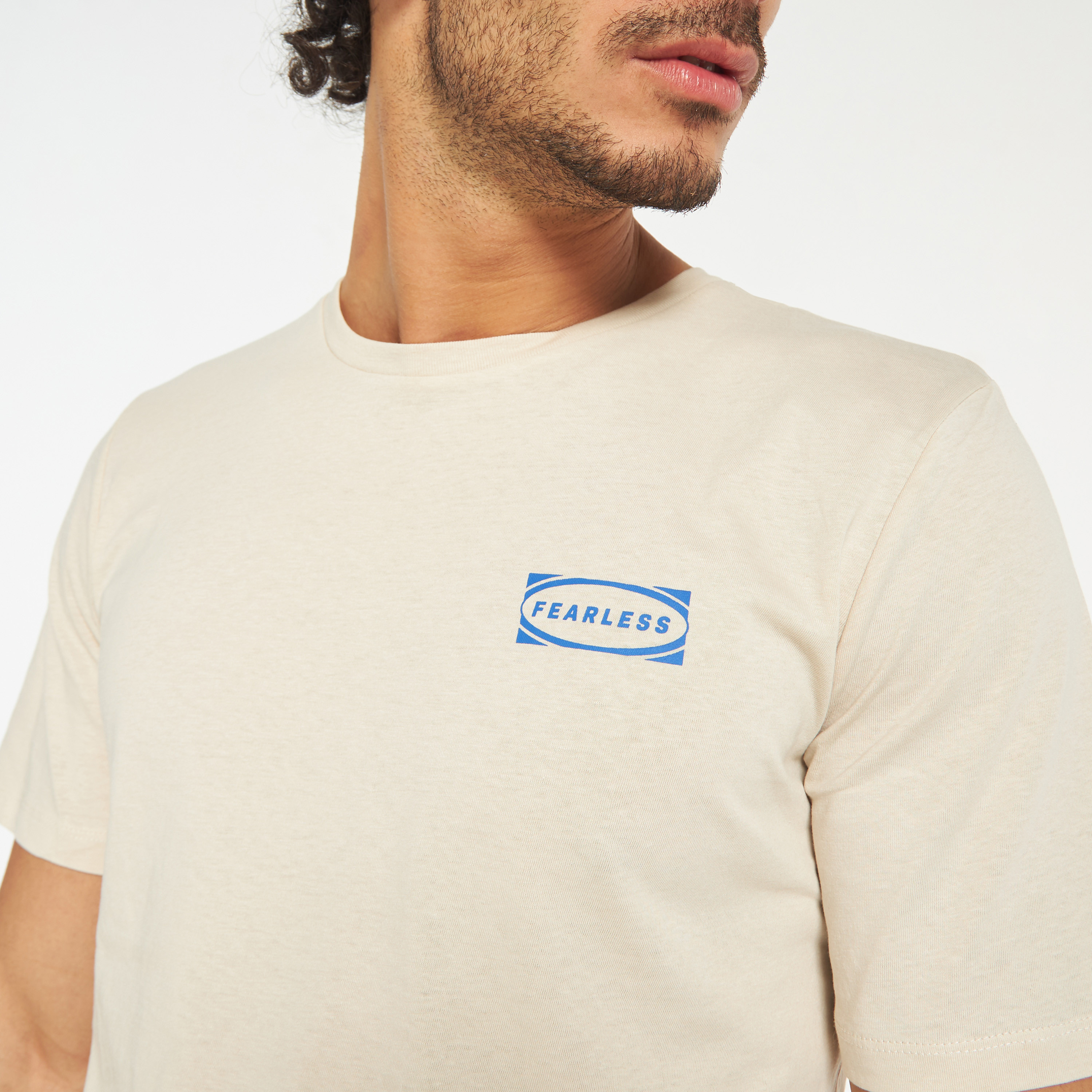 تي شيرت من جاك آند جونز مطبوع بأكمام قصيرة و ياقة مستديرة-men-clothing-tshirtsandpolos-tshirts-image-12