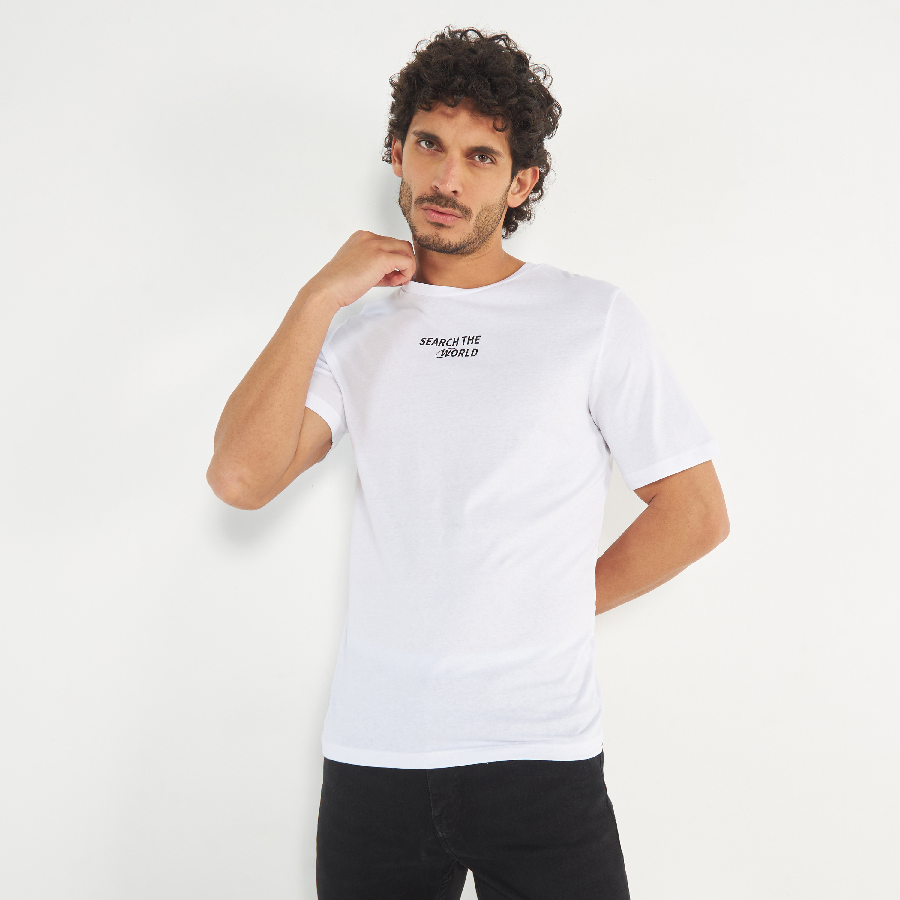 تي شيرت من جاك آند جونز مطبوع بأكمام قصيرة و ياقة مستديرة-men-clothing-tshirtsandpolos-tshirts-image-13