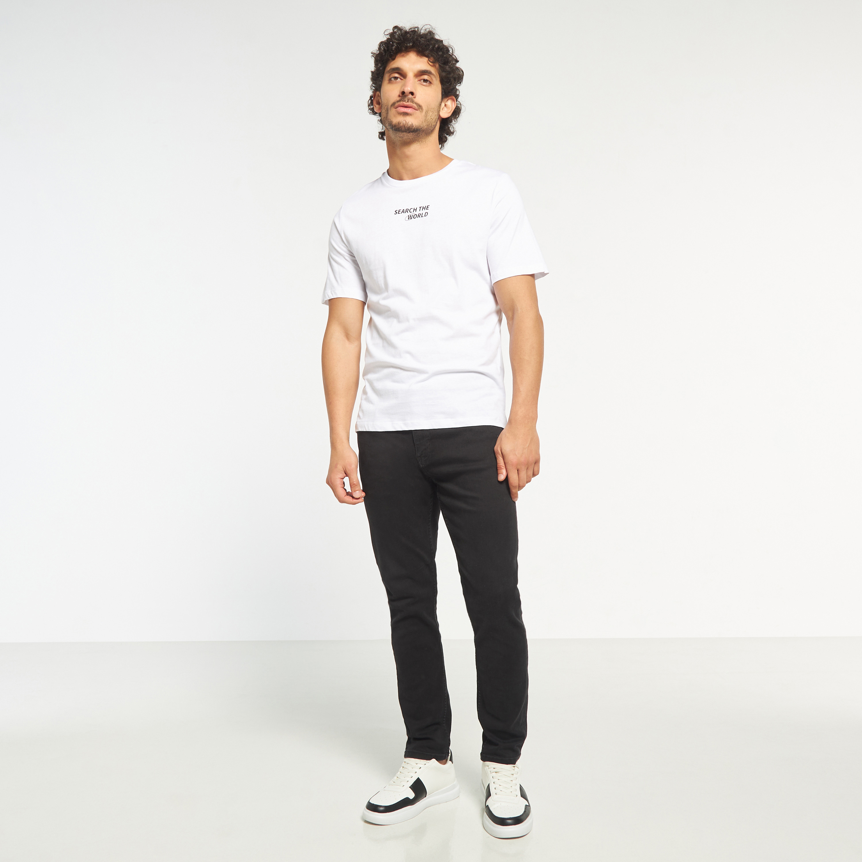 تي شيرت من جاك آند جونز مطبوع بأكمام قصيرة و ياقة مستديرة-men-clothing-tshirtsandpolos-tshirts-image-14
