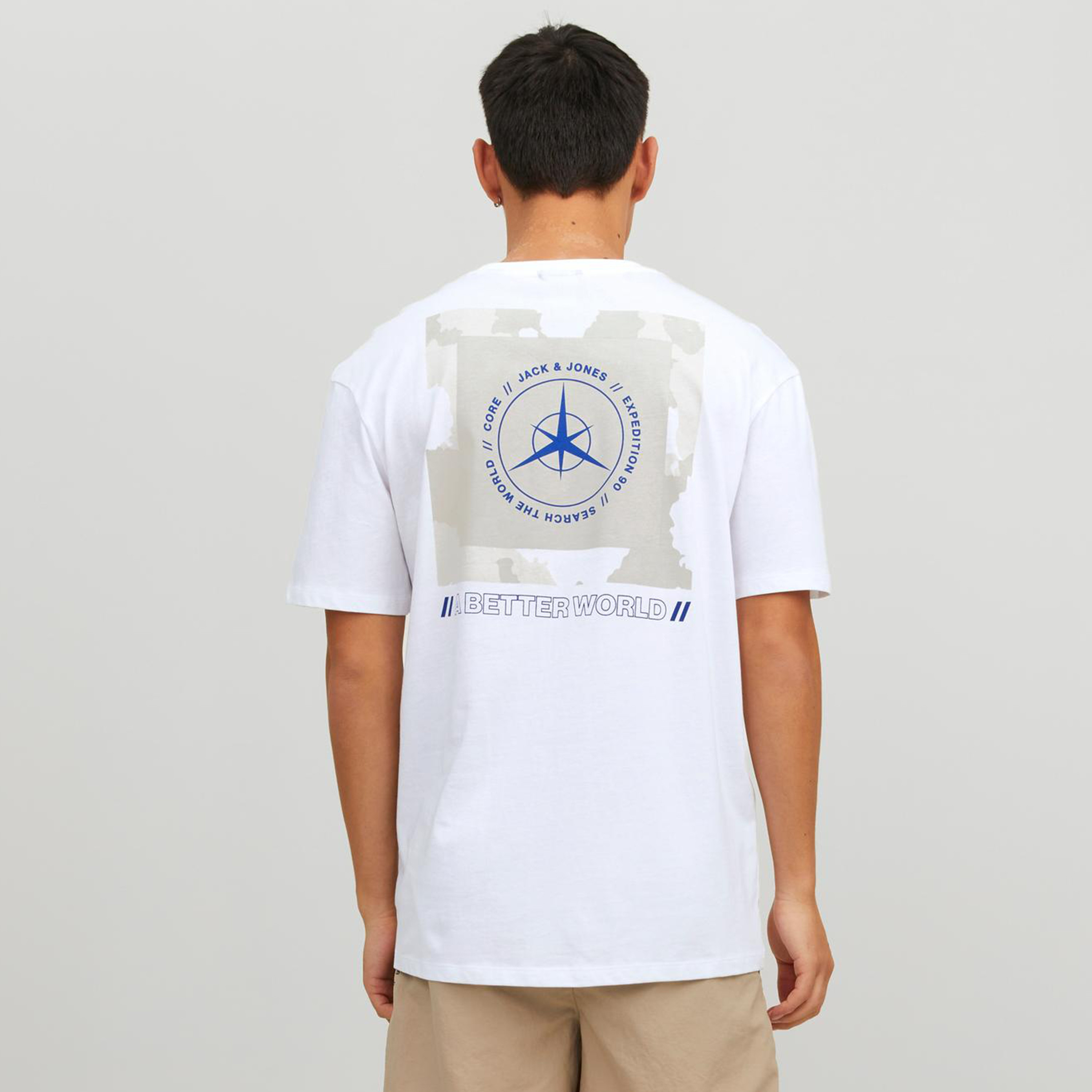 تي شيرت من جاك آند جونز مطبوع بأكمام قصيرة و ياقة مستديرة-men-clothing-tshirtsandpolos-tshirts-image-14