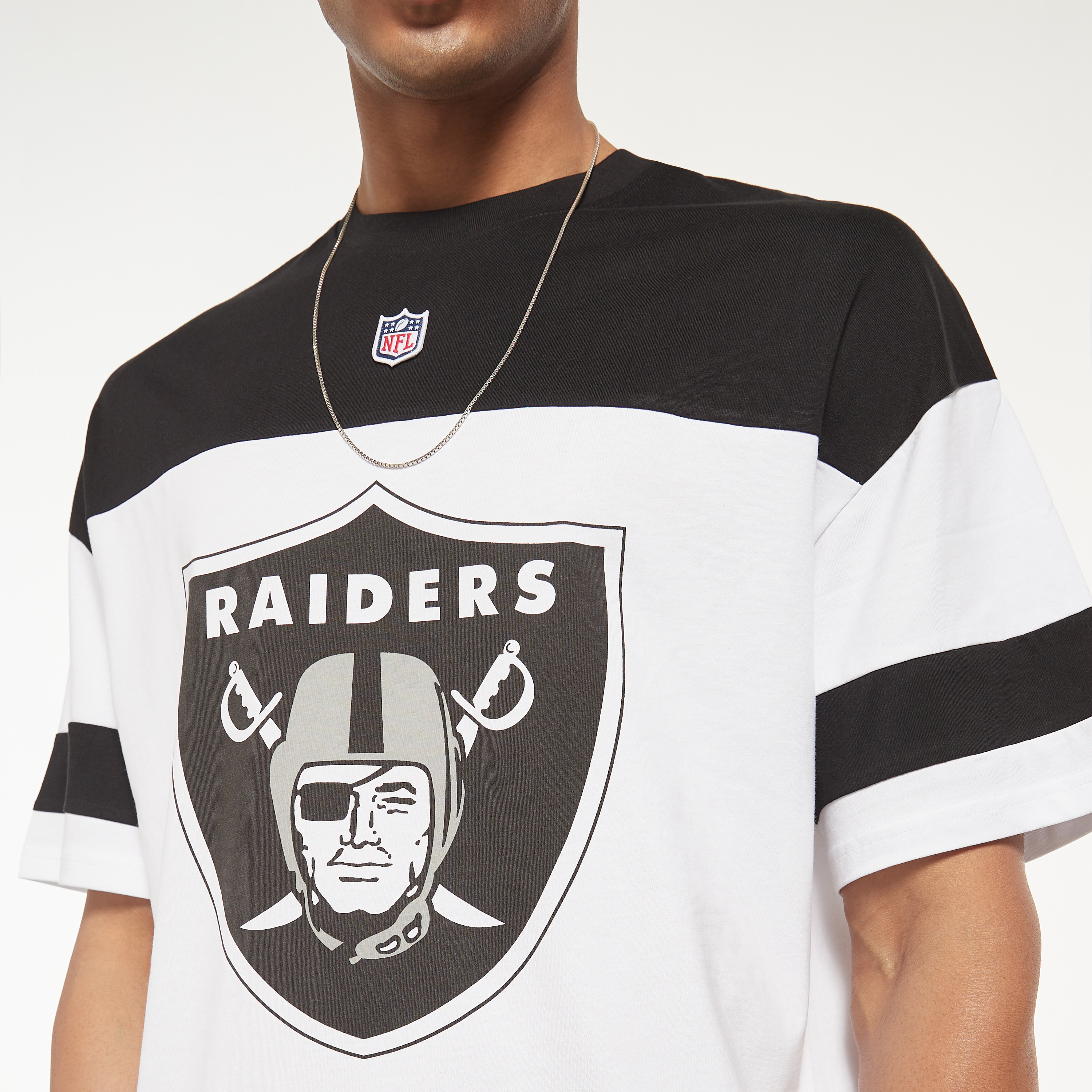 تي شيرت من جاك آند جونز مطبوع بأكمام قصيرة و ياقة مستديرة-men-clothing-tshirtsandpolos-tshirts-image-4
