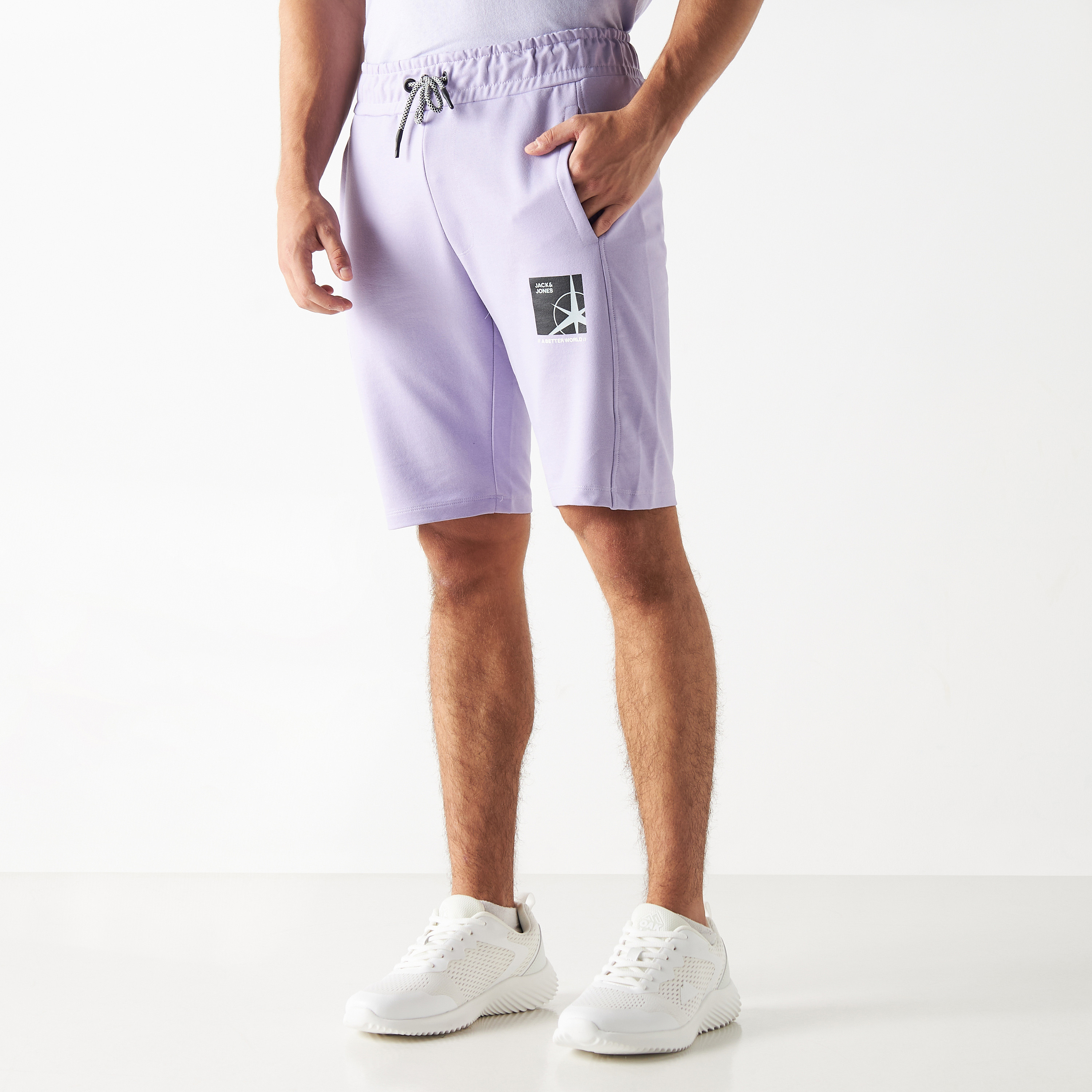 شورتس من جاك آند جونز برباط ذو منخفض الارتفاع مع شعار -men-clothing-bottoms-shorts-image-1