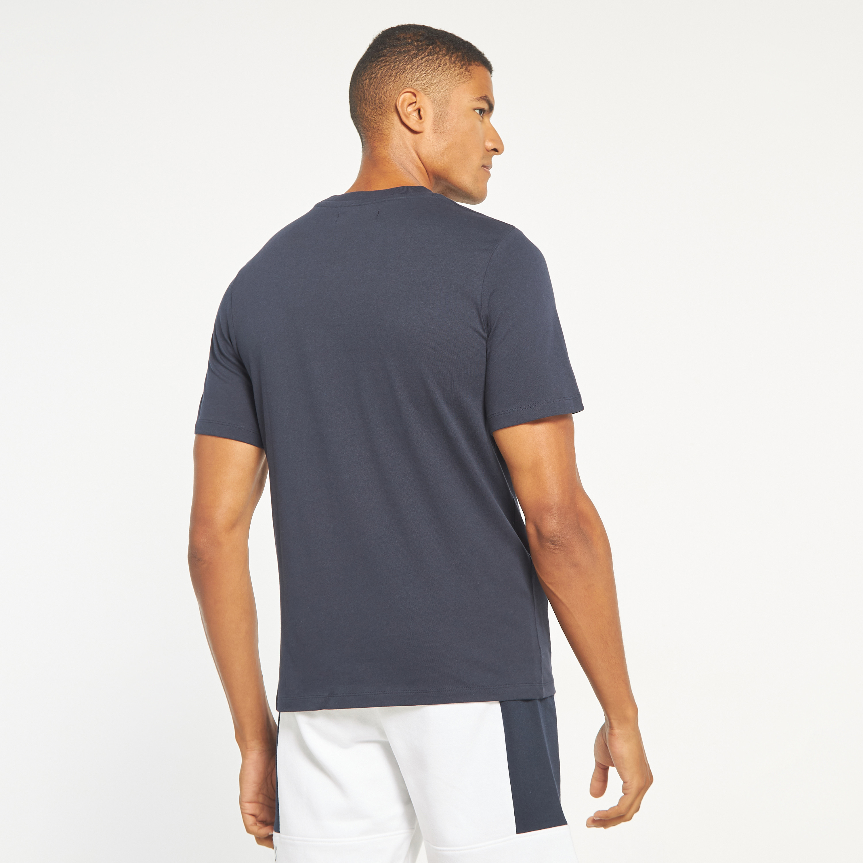 تي شيرت سادة بأكمام قصيرة ورقبة مستديرة من جاك اند جونز-men-clothing-tshirtsandpolos-tshirts-image-3