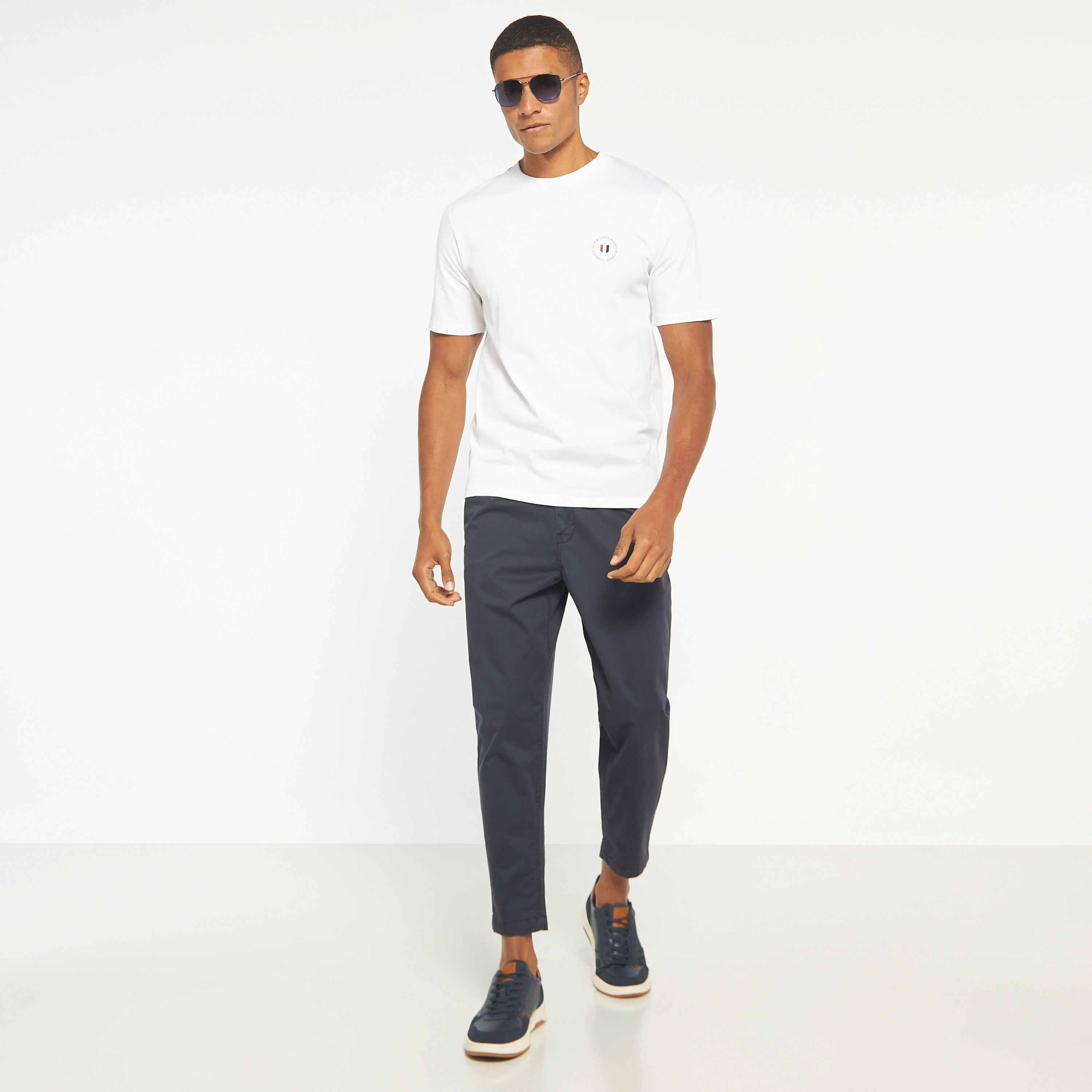 تي شيرت سادة بأكمام قصيرة ورقبة مستديرة من جاك اند جونز-men-clothing-tshirtsandpolos-tshirts-image-6