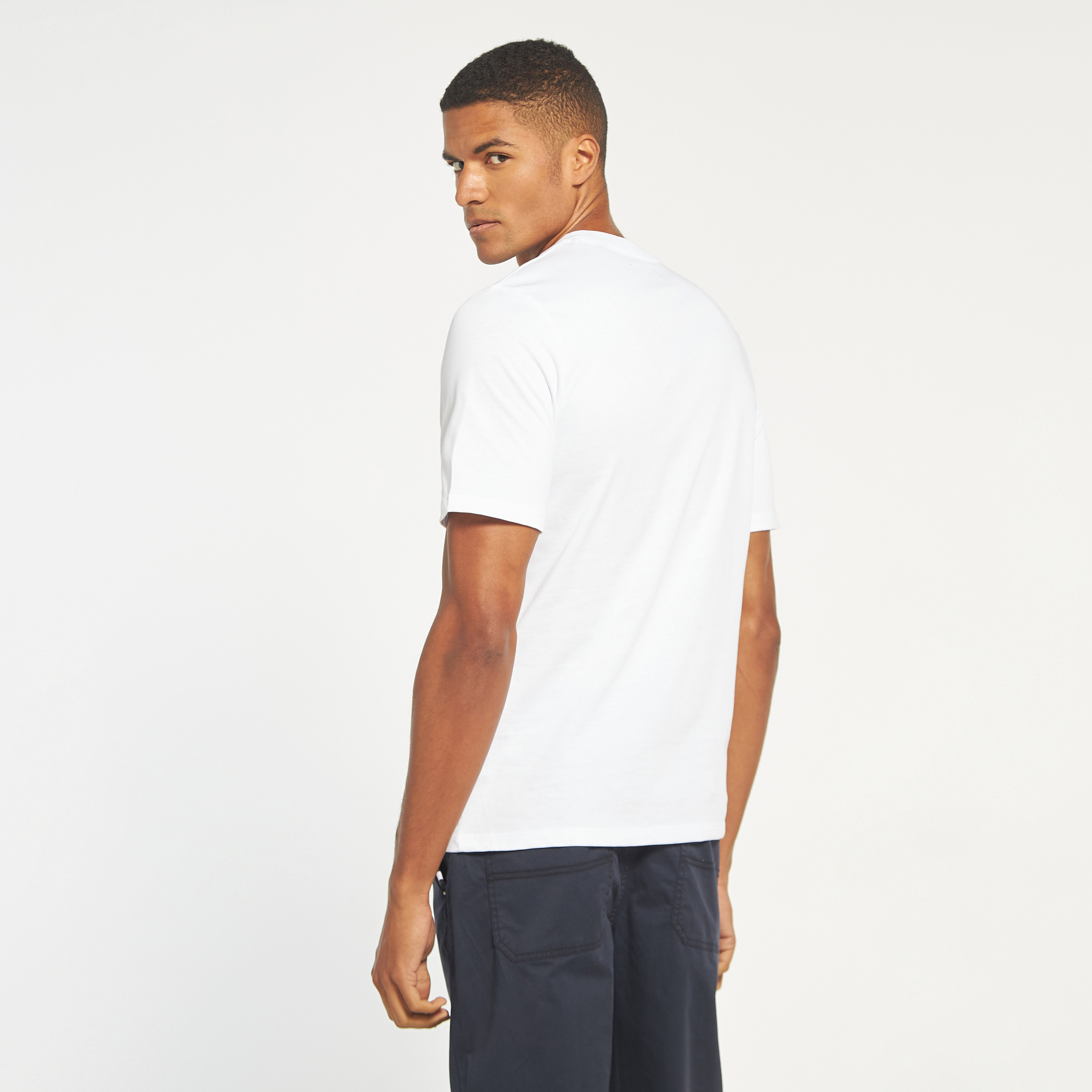 تي شيرت سادة بأكمام قصيرة ورقبة مستديرة من جاك اند جونز-men-clothing-tshirtsandpolos-tshirts-image-7