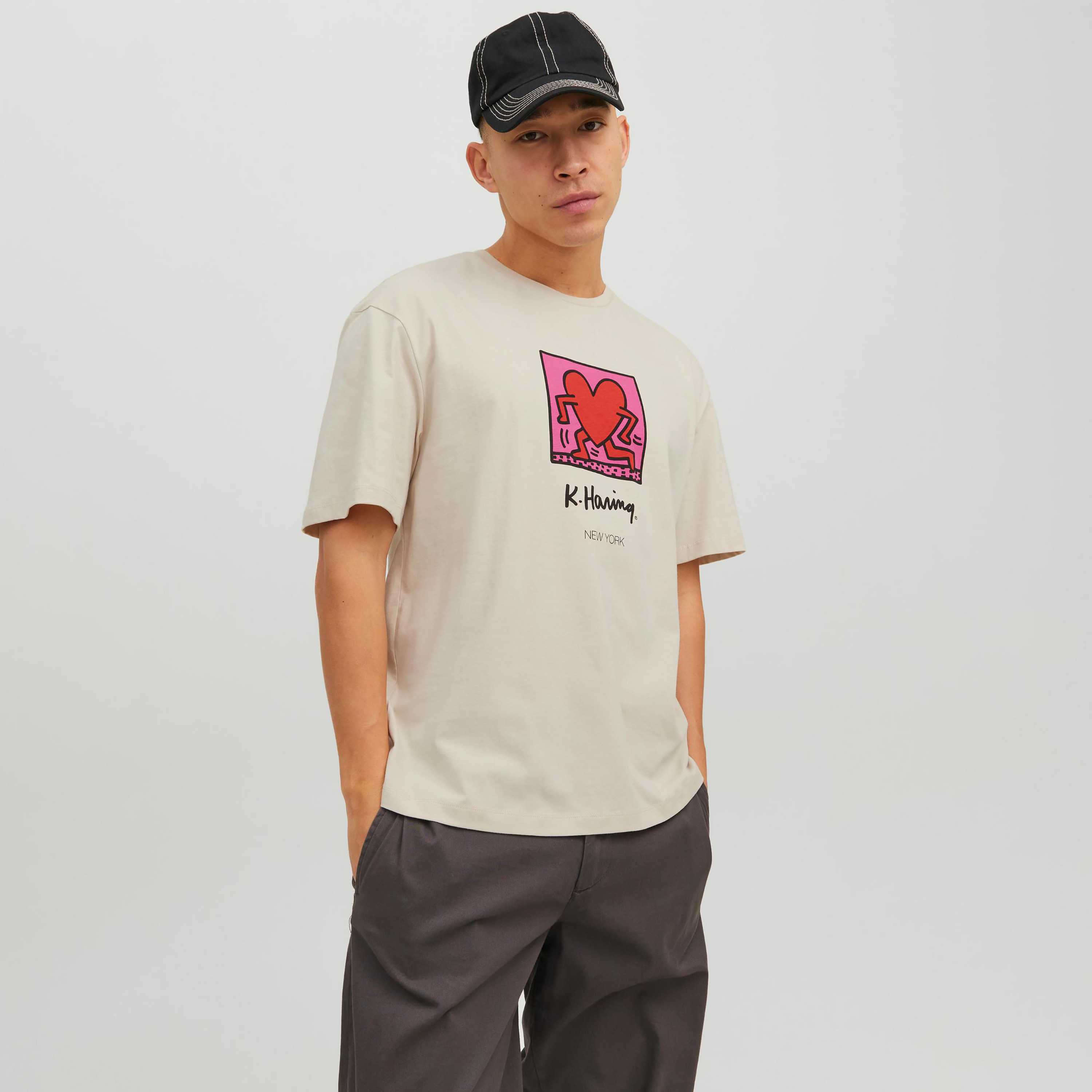 تي شيرت مطبوعة بأكمام قصيرة ورقبة مستديرة  من جاك اند جونز-men-clothing-tshirtsandpolos-tshirts-image-5