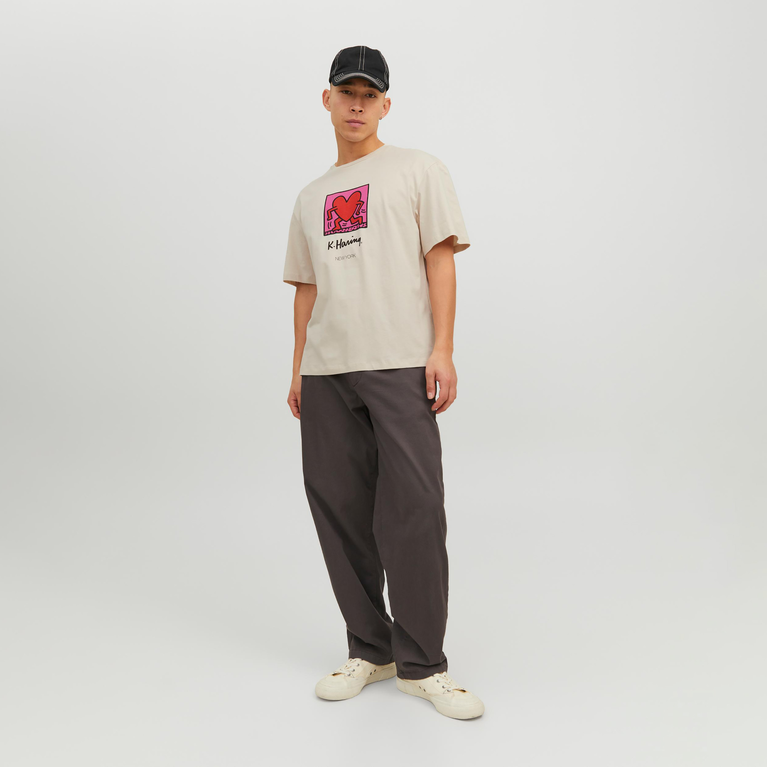 تي شيرت مطبوعة بأكمام قصيرة ورقبة مستديرة  من جاك اند جونز-men-clothing-tshirtsandpolos-tshirts-image-6