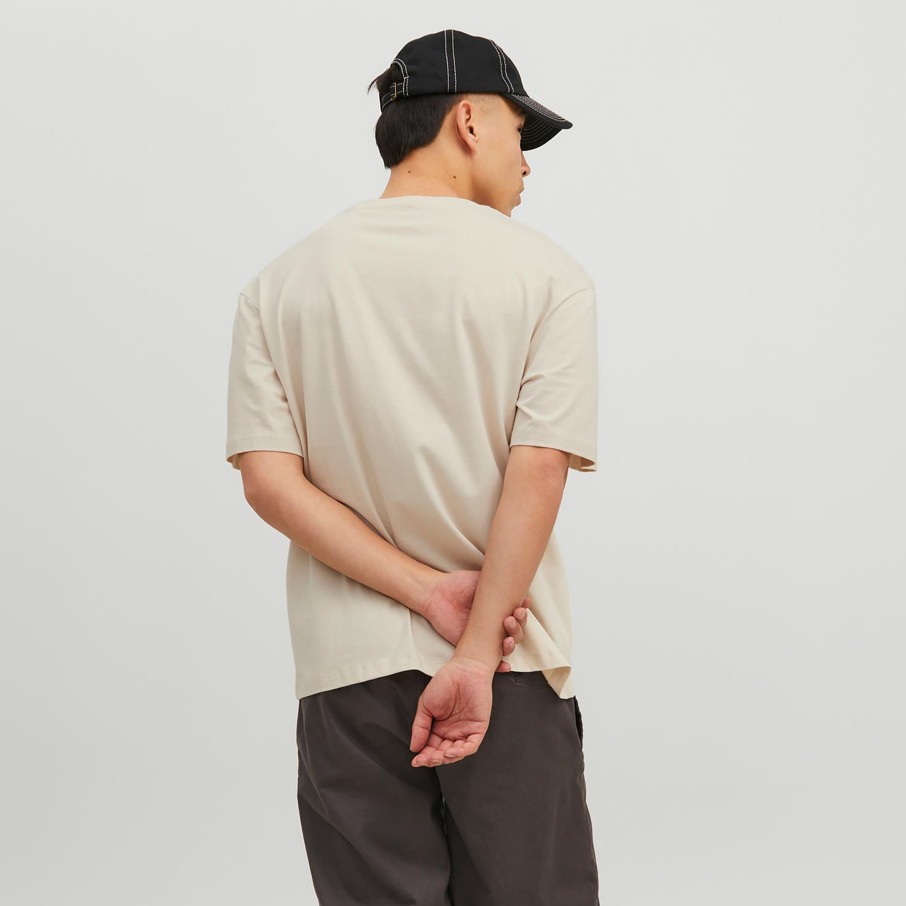 تي شيرت مطبوعة بأكمام قصيرة ورقبة مستديرة  من جاك اند جونز-men-clothing-tshirtsandpolos-tshirts-image-8