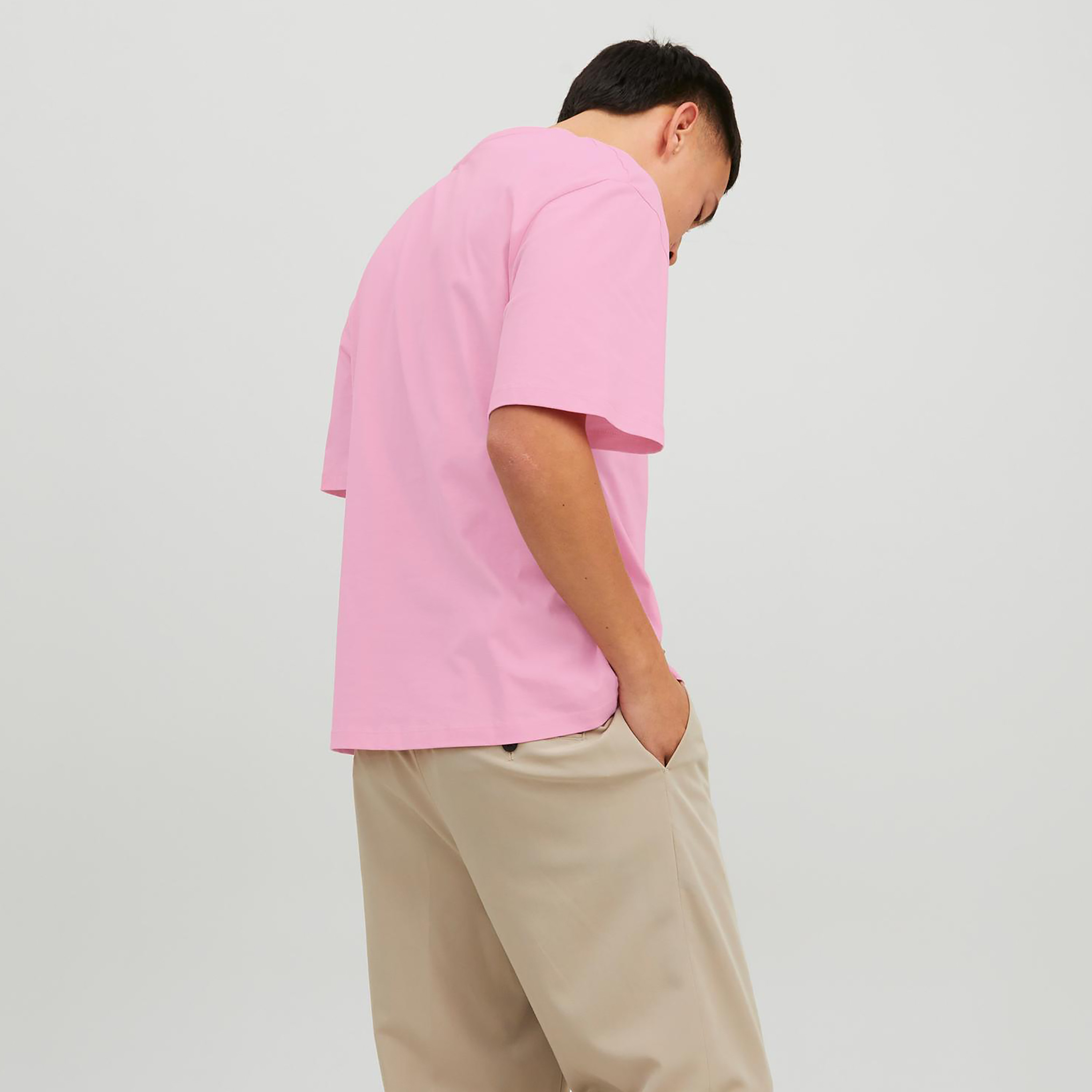 تي شيرت مطبوعة بأكمام قصيرة ورقبة مستديرة  من جاك اند جونز-men-clothing-tshirtsandpolos-tshirts-image-12