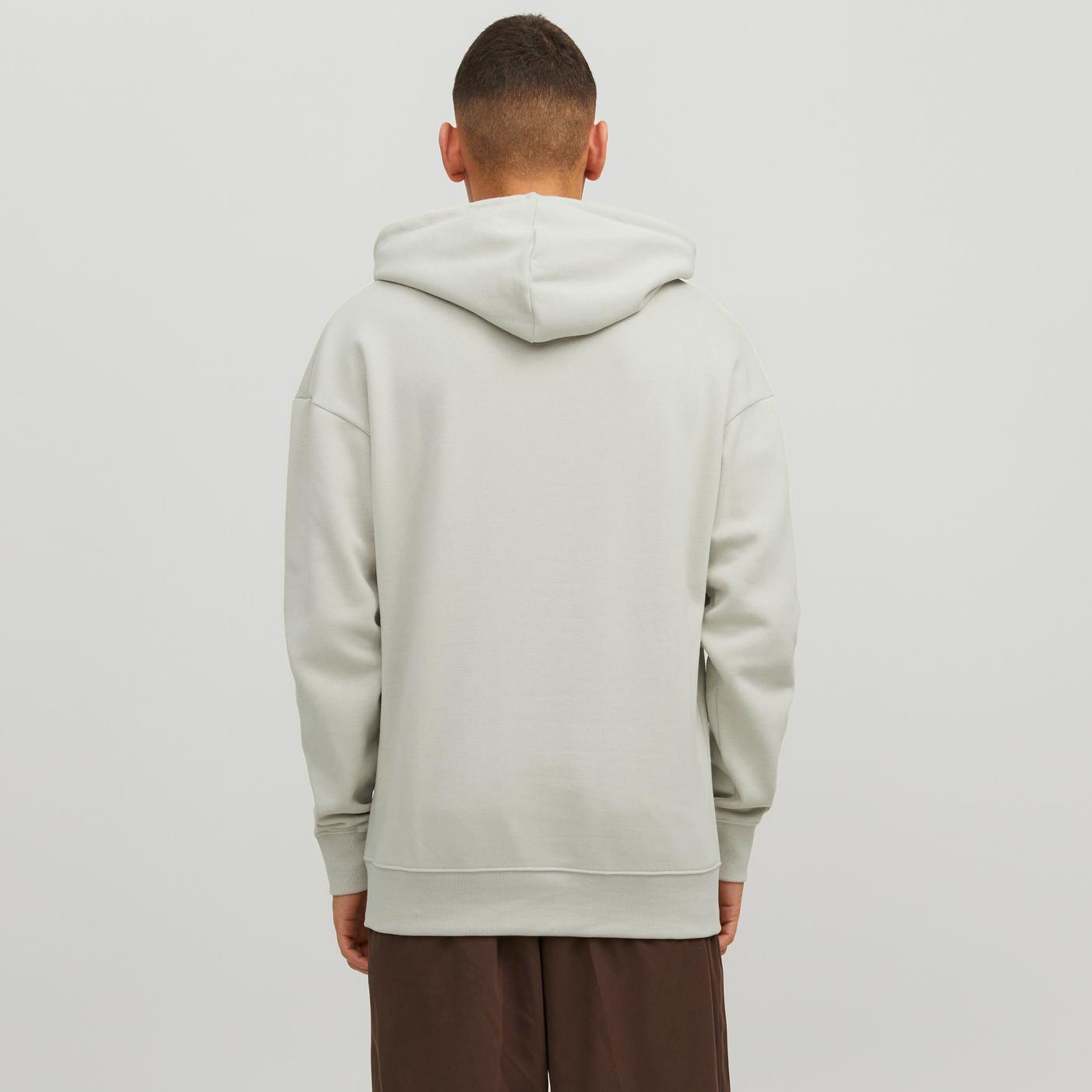 هودي من جاك آند جونز مطبوع بأكمام طويلة مع جيب كانغارو-men-winterwear-hoodiesandsweatshirts-image-4