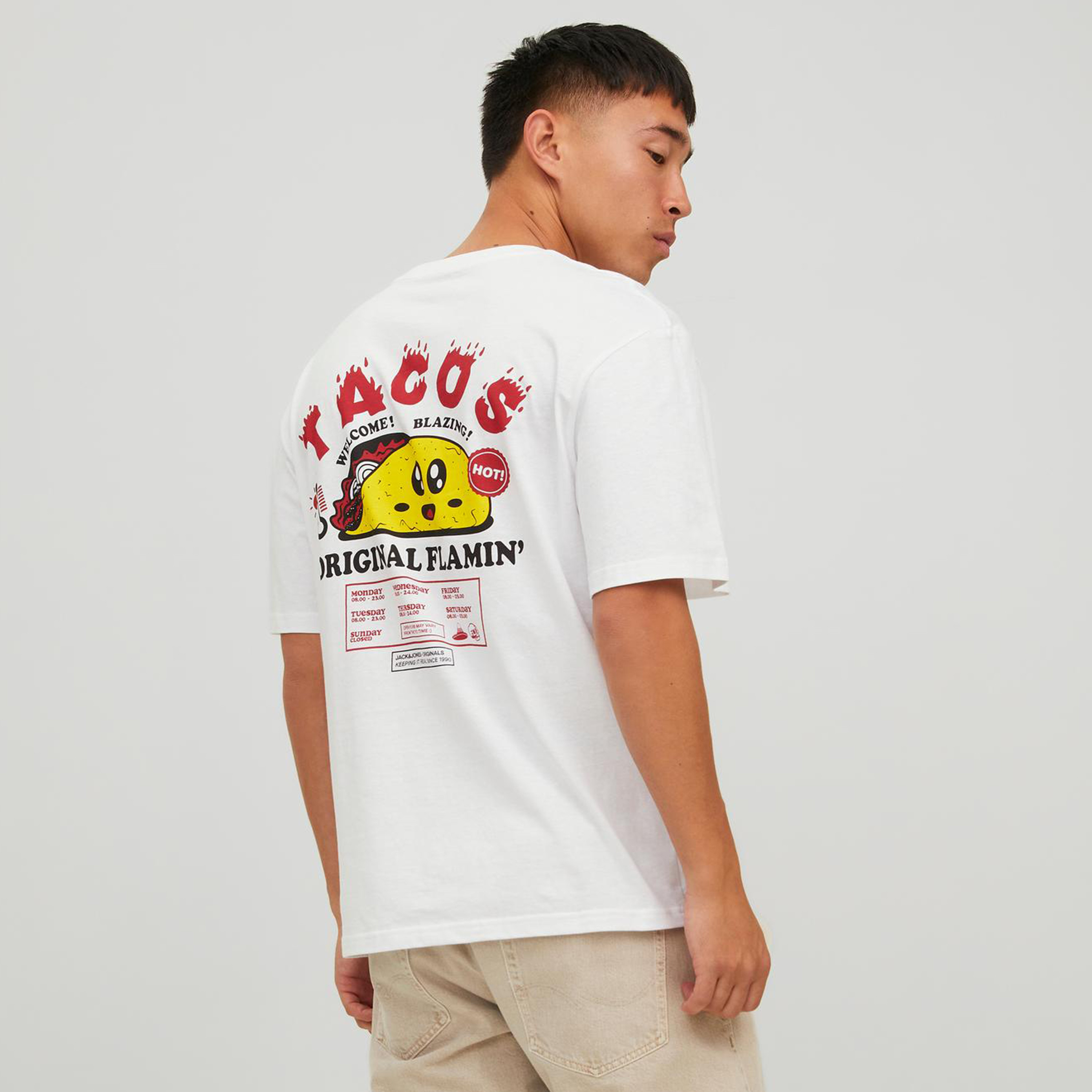 تي شيرت من جاك آند جونز مطبوع بأكمام قصيرة و ياقة مستديرة-men-clothing-tshirtsandpolos-tshirts-image-4