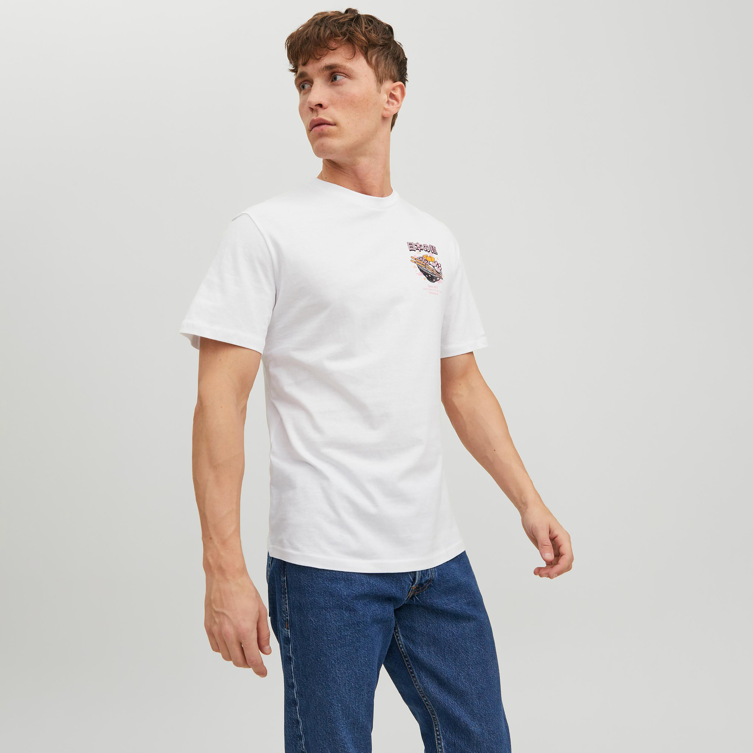 تي شيرت من جاك آند جونز مطبوع بأكمام قصيرة و ياقة مستديرة-men-clothing-tshirtsandpolos-tshirts-image-1