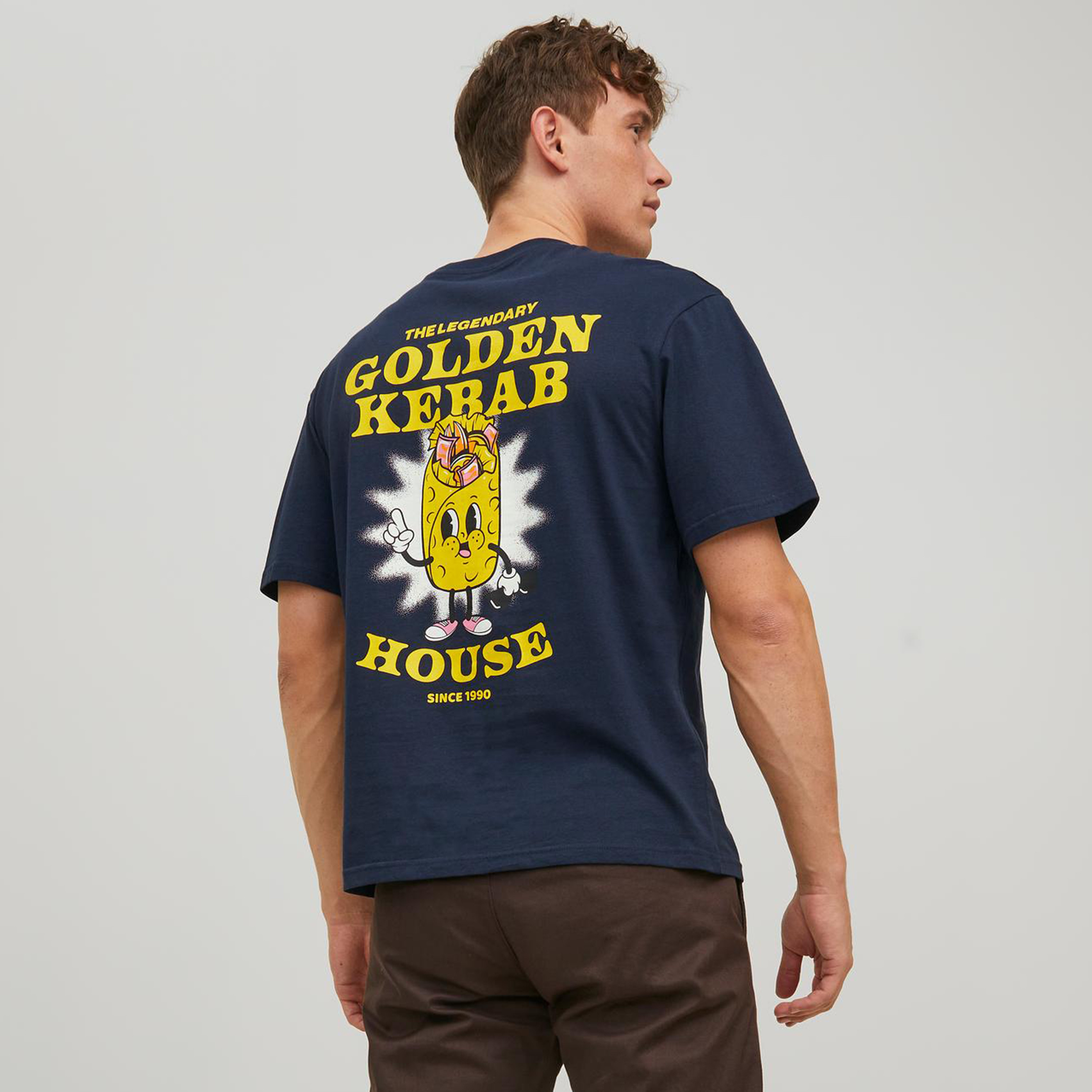تي شيرت من جاك آند جونز مطبوع بأكمام قصيرة و ياقة مستديرة-men-clothing-tshirtsandpolos-tshirts-image-4