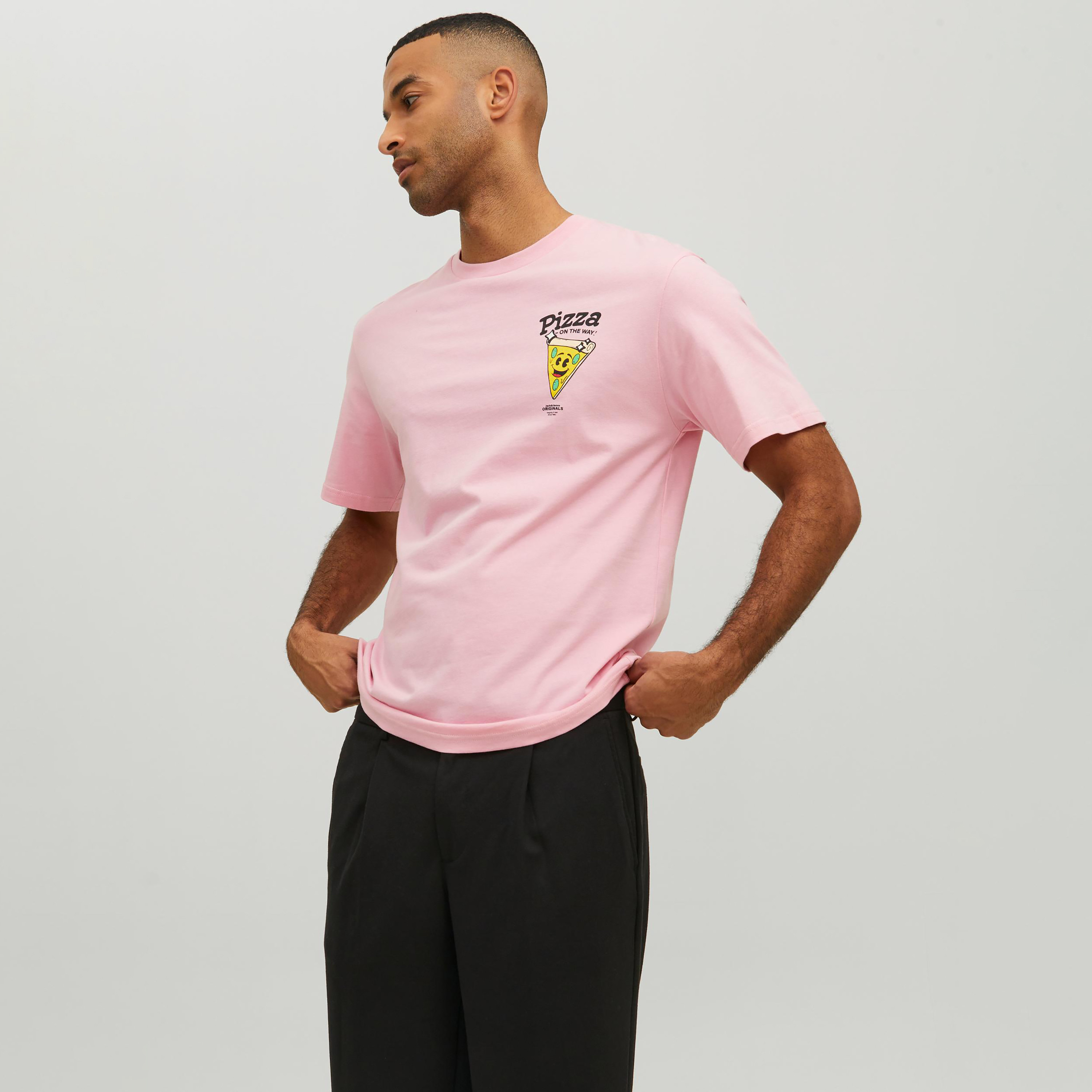تي شيرت من جاك آند جونز مطبوع بأكمام قصيرة و ياقة مستديرة-men-clothing-tshirtsandpolos-tshirts-image-6