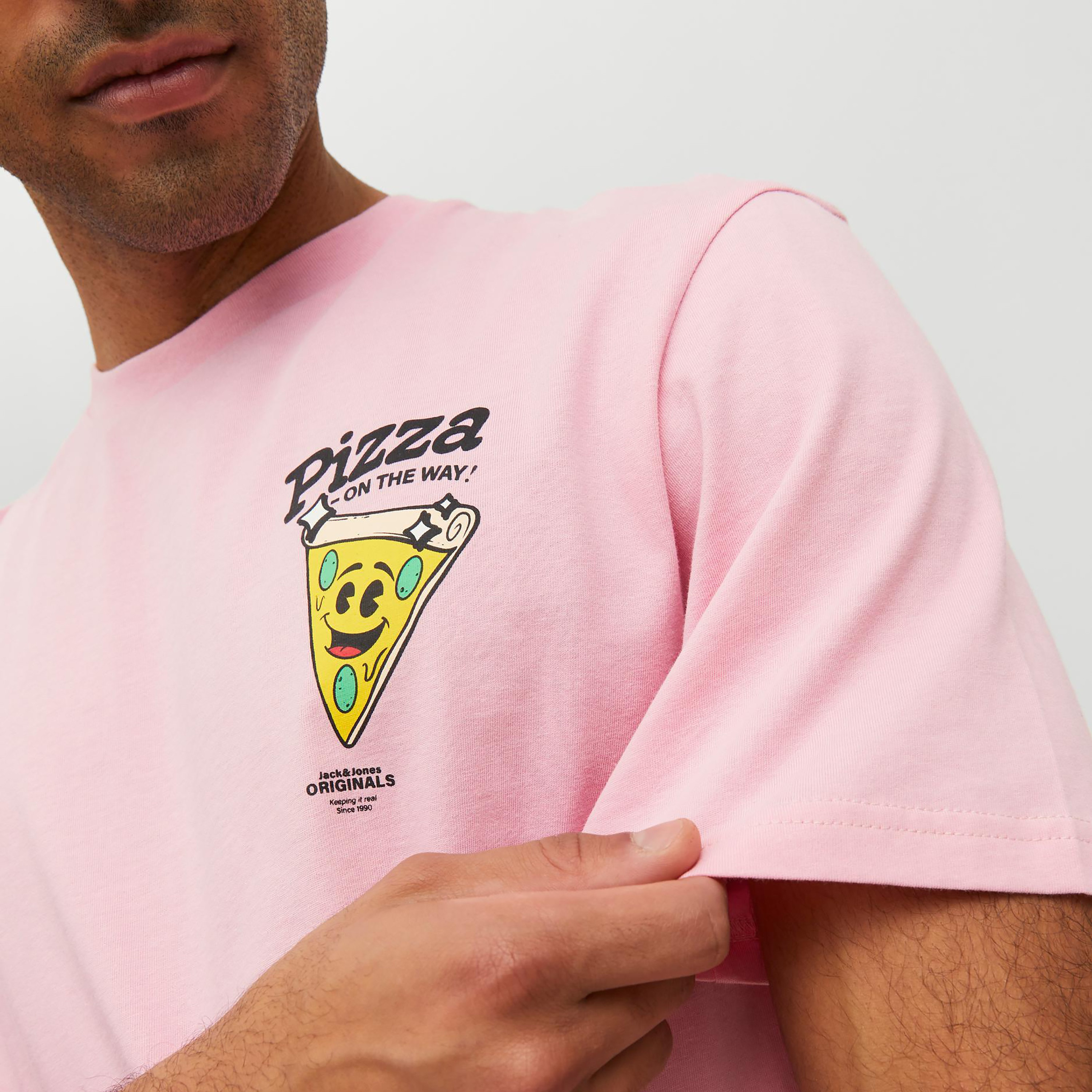 تي شيرت من جاك آند جونز مطبوع بأكمام قصيرة و ياقة مستديرة-men-clothing-tshirtsandpolos-tshirts-image-8