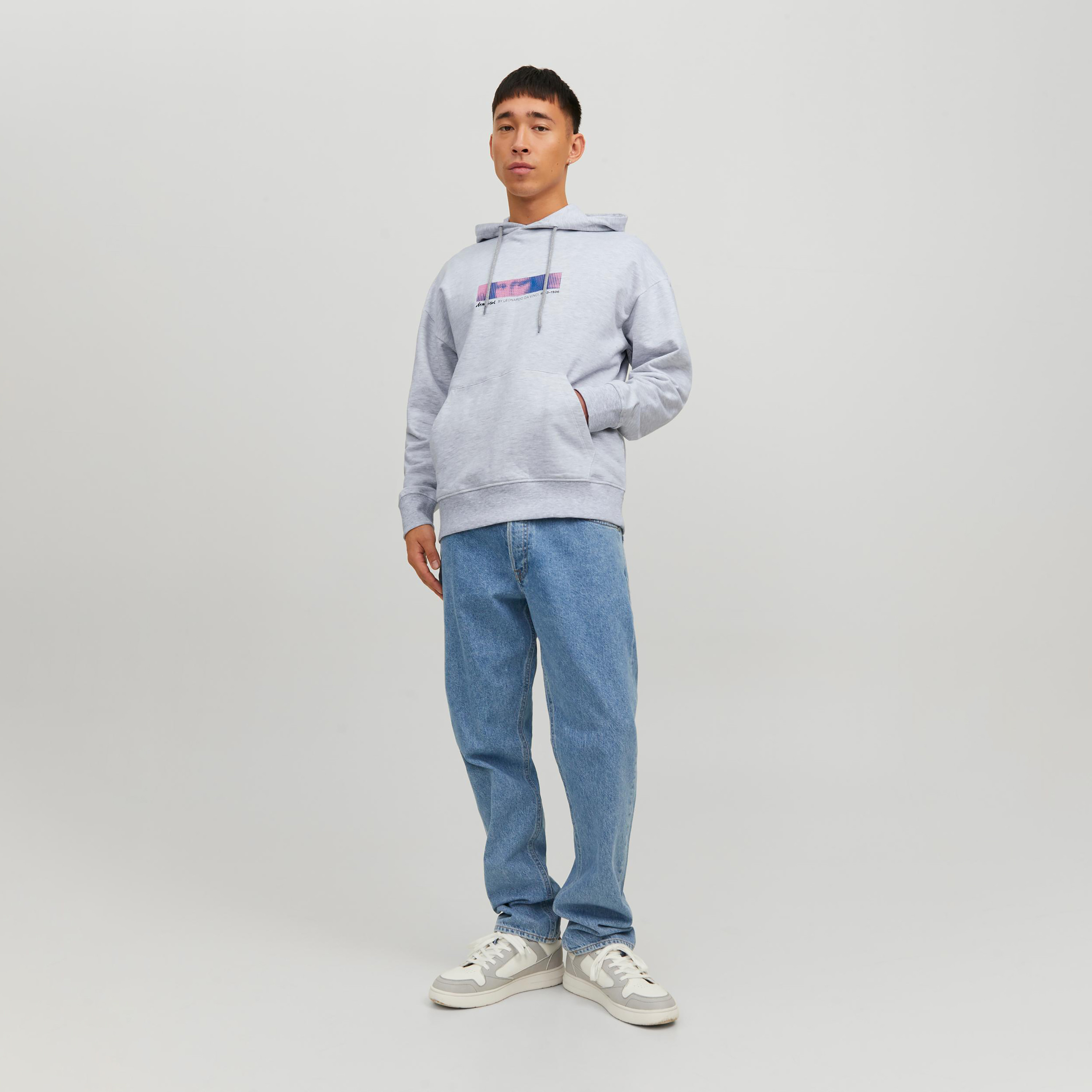 هودي من جاك آند جونز مطبوع بأكمام طويلة مع جيب كانغارو-men-winterwear-hoodiesandsweatshirts-image-12