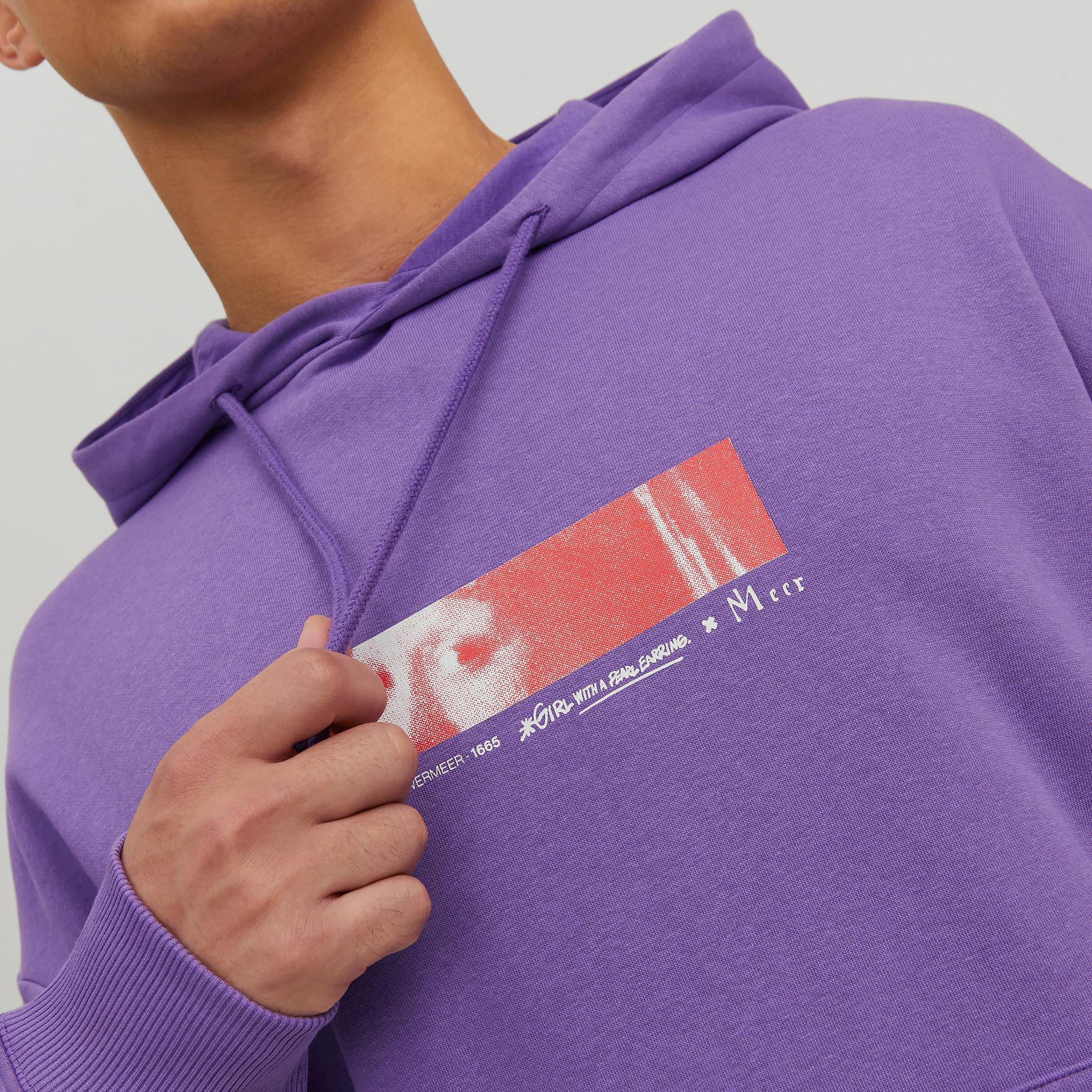 هودي من جاك آند جونز مطبوع بأكمام طويلة مع جيب كانغارو-men-winterwear-hoodiesandsweatshirts-image-18
