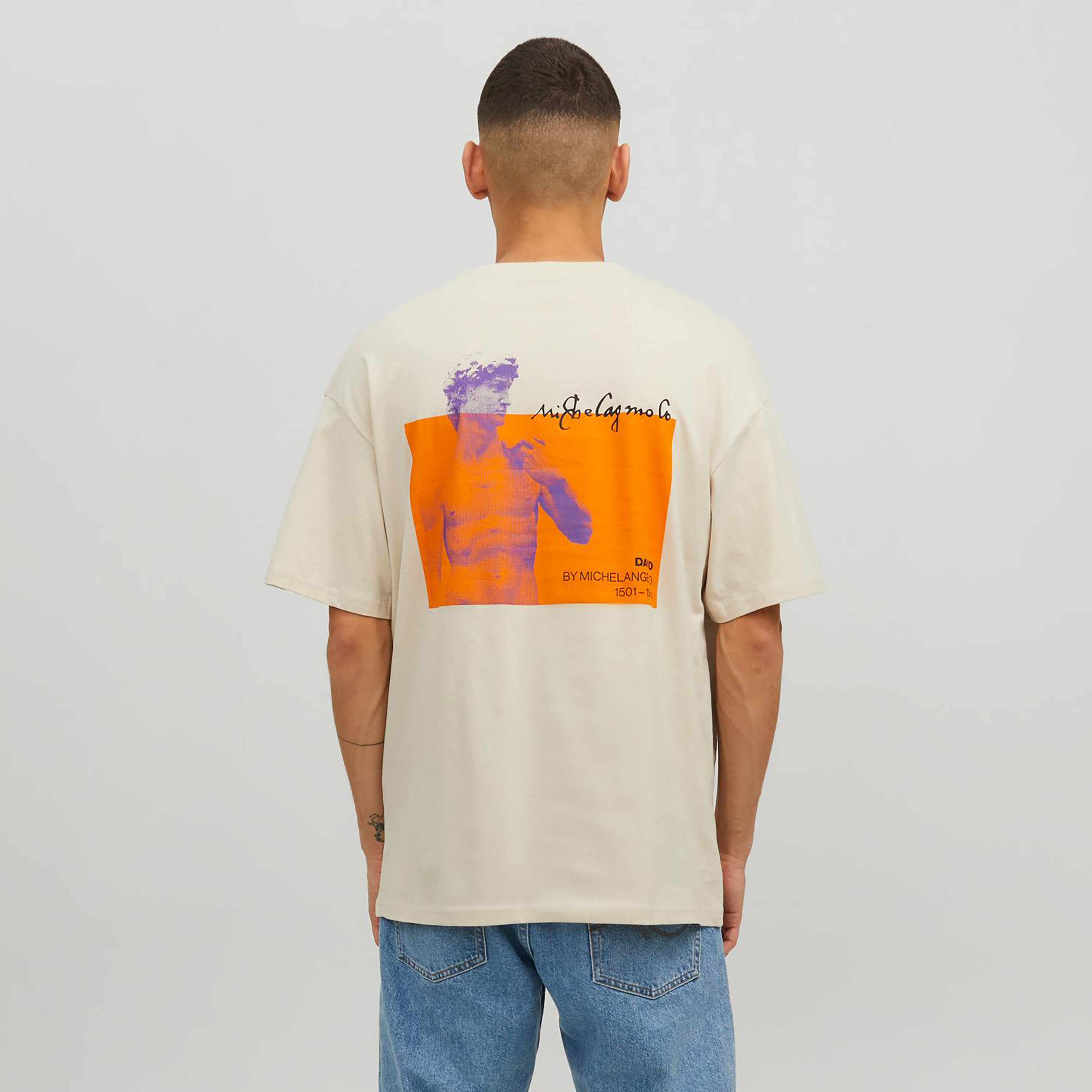 تي شيرت مطبوعة بأكمام قصيرة ورقبة مستديرة  من جاك اند جونز-men-clothing-tshirtsandpolos-tshirts-image-4