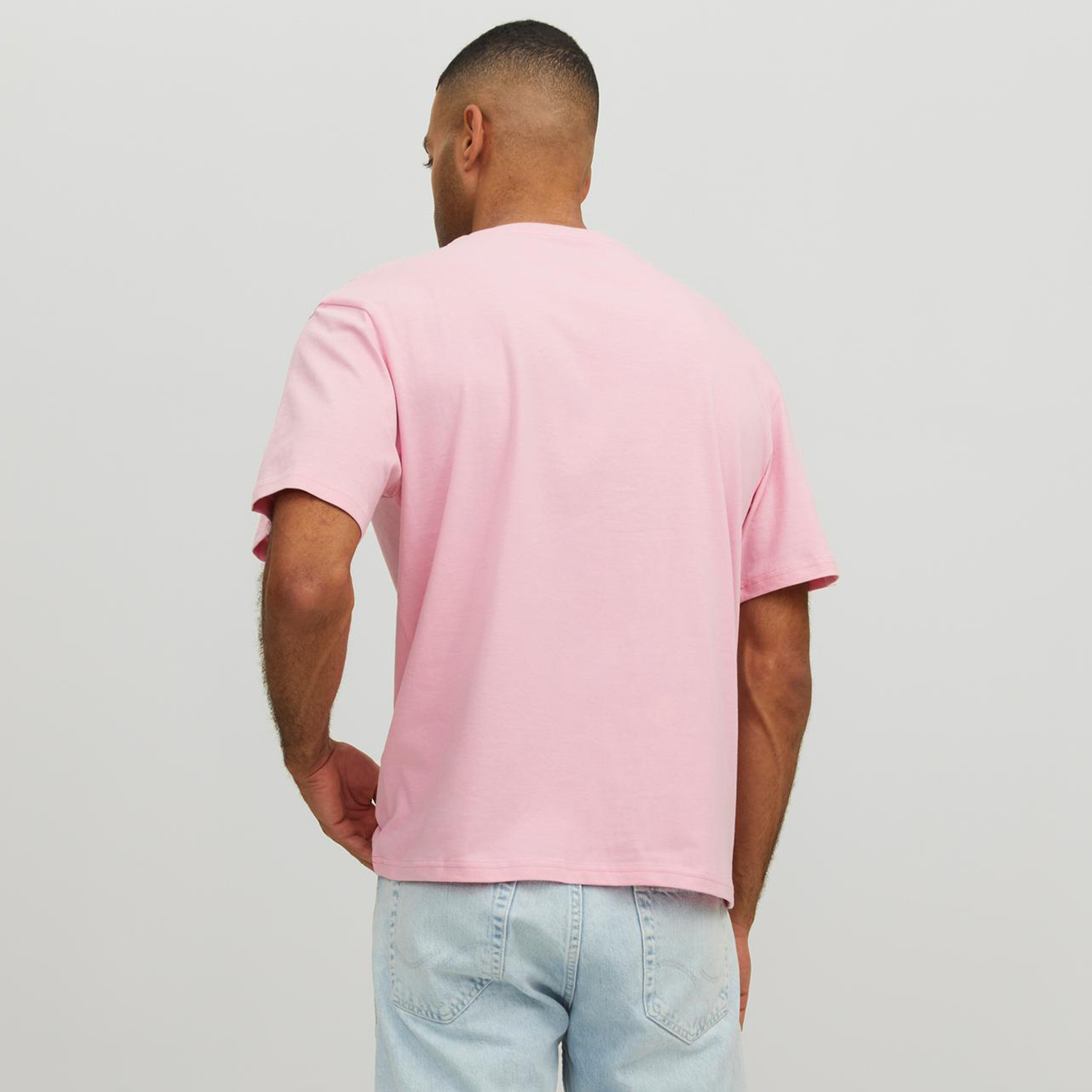 تي شيرت من جاك آند جونز مطبوع بأكمام قصيرة و ياقة مستديرة-men-clothing-tshirtsandpolos-tshirts-image-9