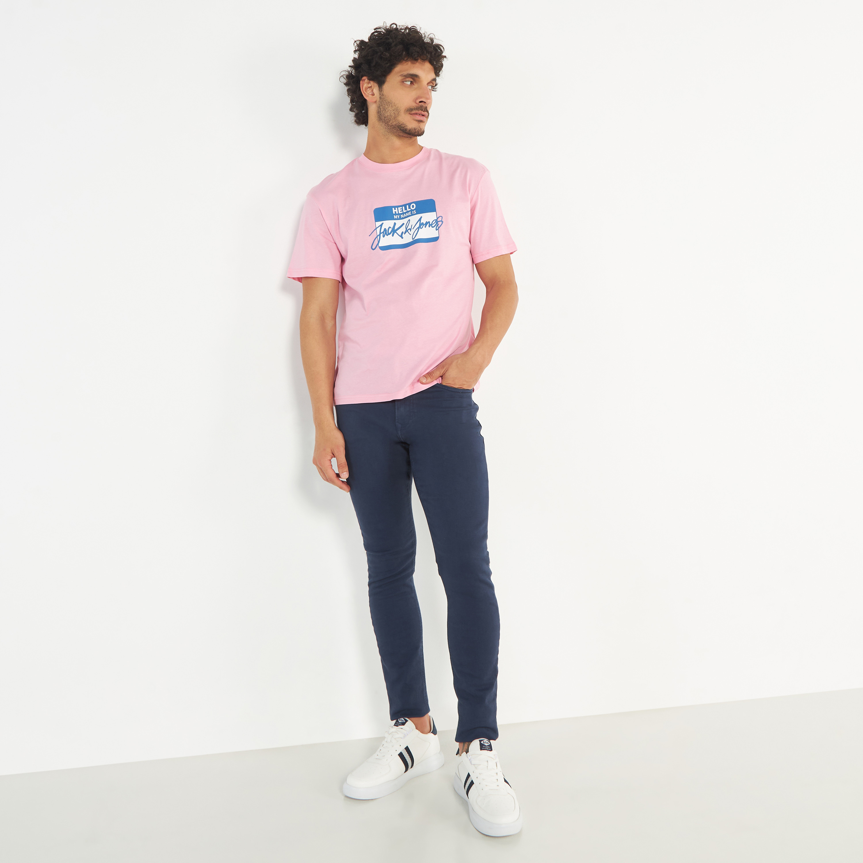 تي شيرت من جاك آند جونز مطبوع بأكمام قصيرة و ياقة مستديرة-men-clothing-tshirtsandpolos-tshirts-image-10