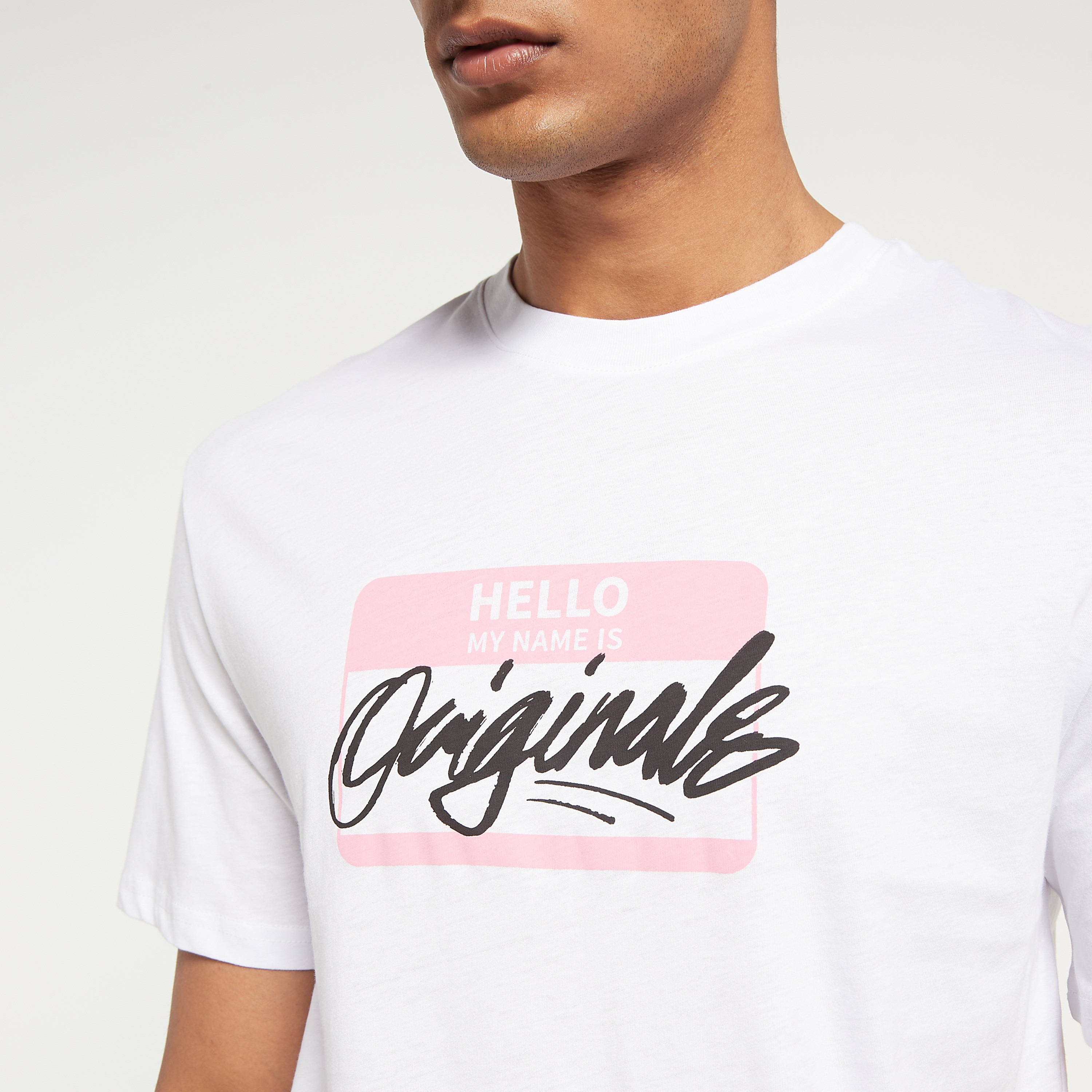 تي شيرت من جاك آند جونز مطبوع بأكمام قصيرة و ياقة مستديرة-men-clothing-tshirtsandpolos-tshirts-image-16