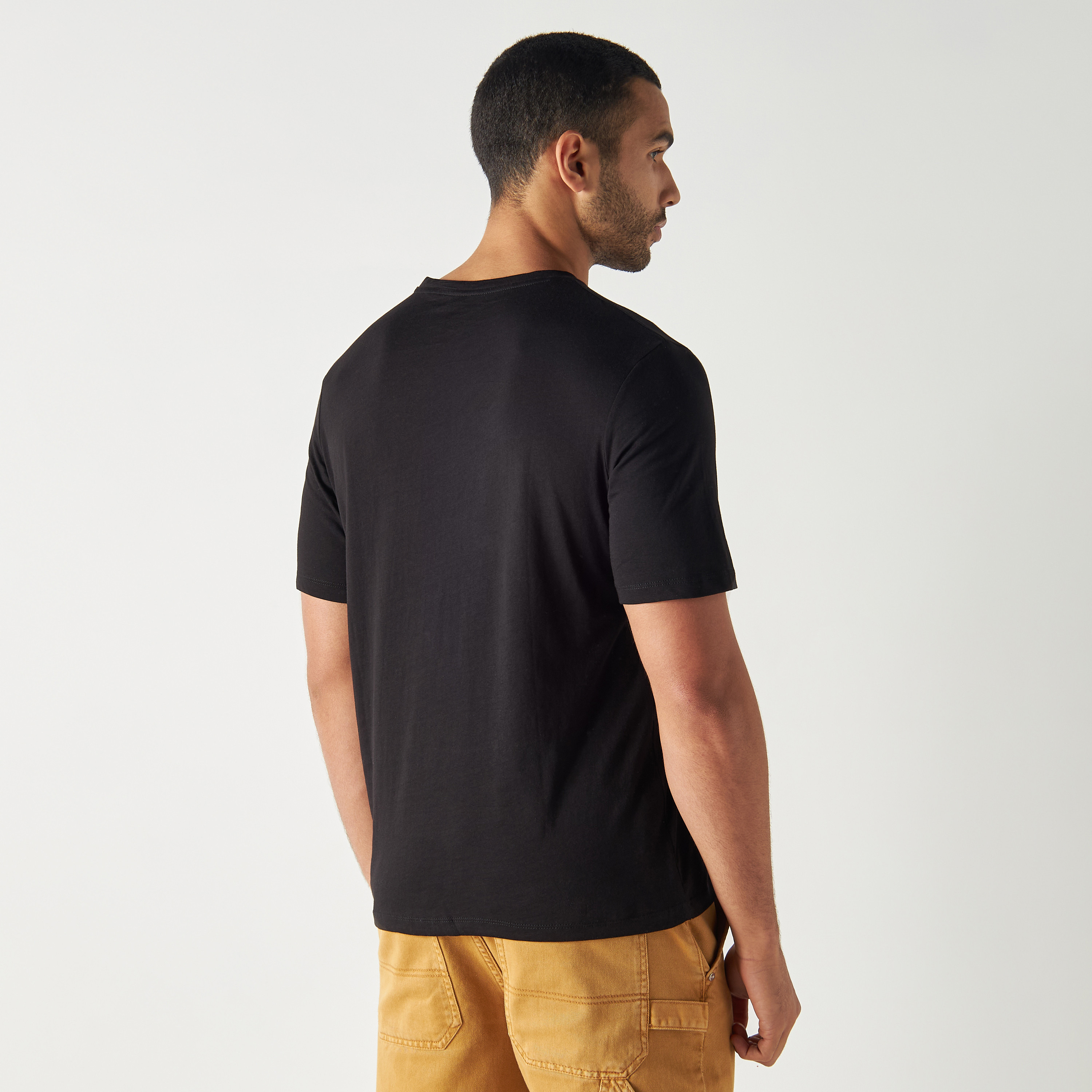 تي شيرت مطبوعة بأكمام قصيرة ورقبة مستديرة  من جاك اند جونز-men-clothing-tshirtsandpolos-tshirts-image-3