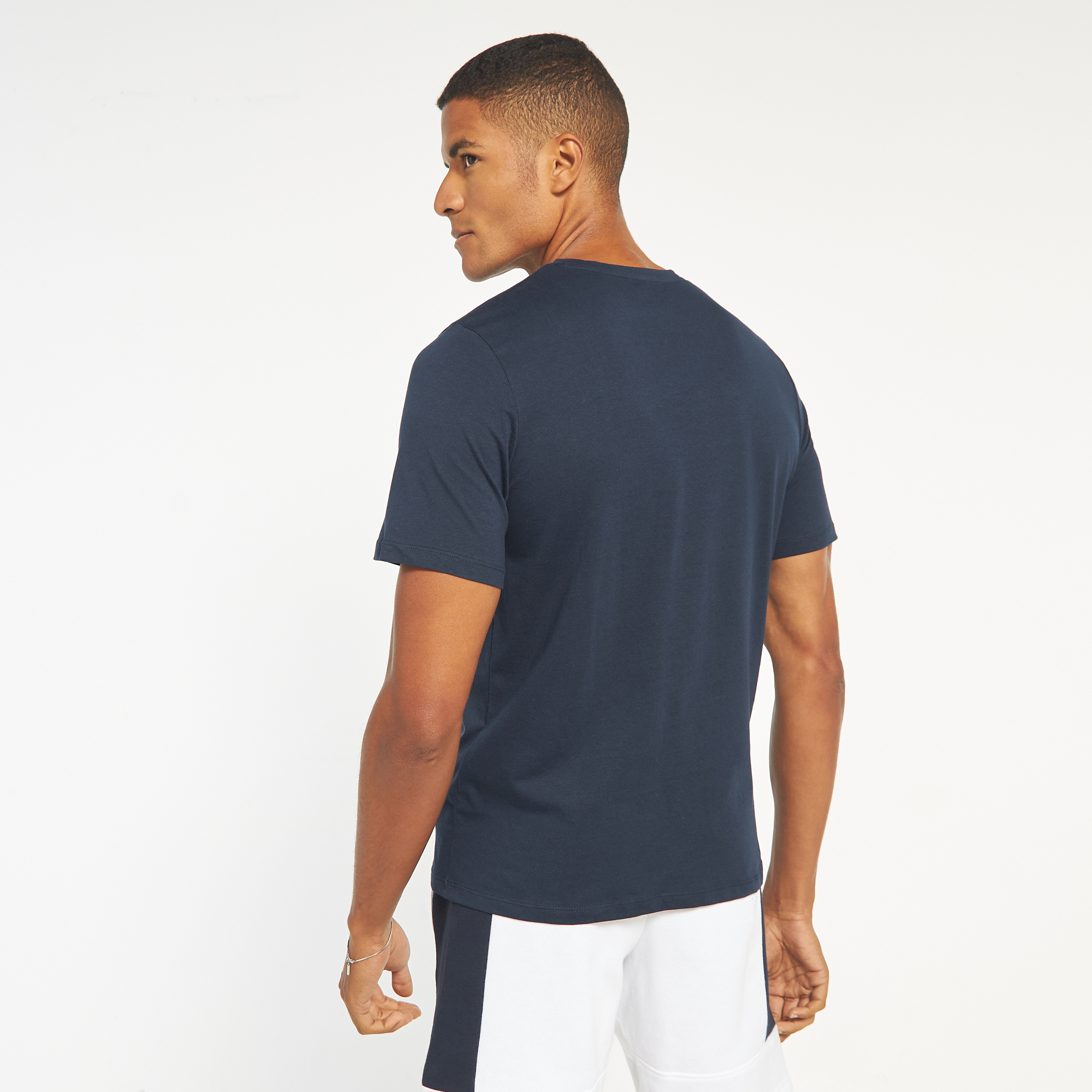 تي شيرت مطبوعة بأكمام قصيرة ورقبة مستديرة  من جاك اند جونز-men-clothing-tshirtsandpolos-tshirts-image-7