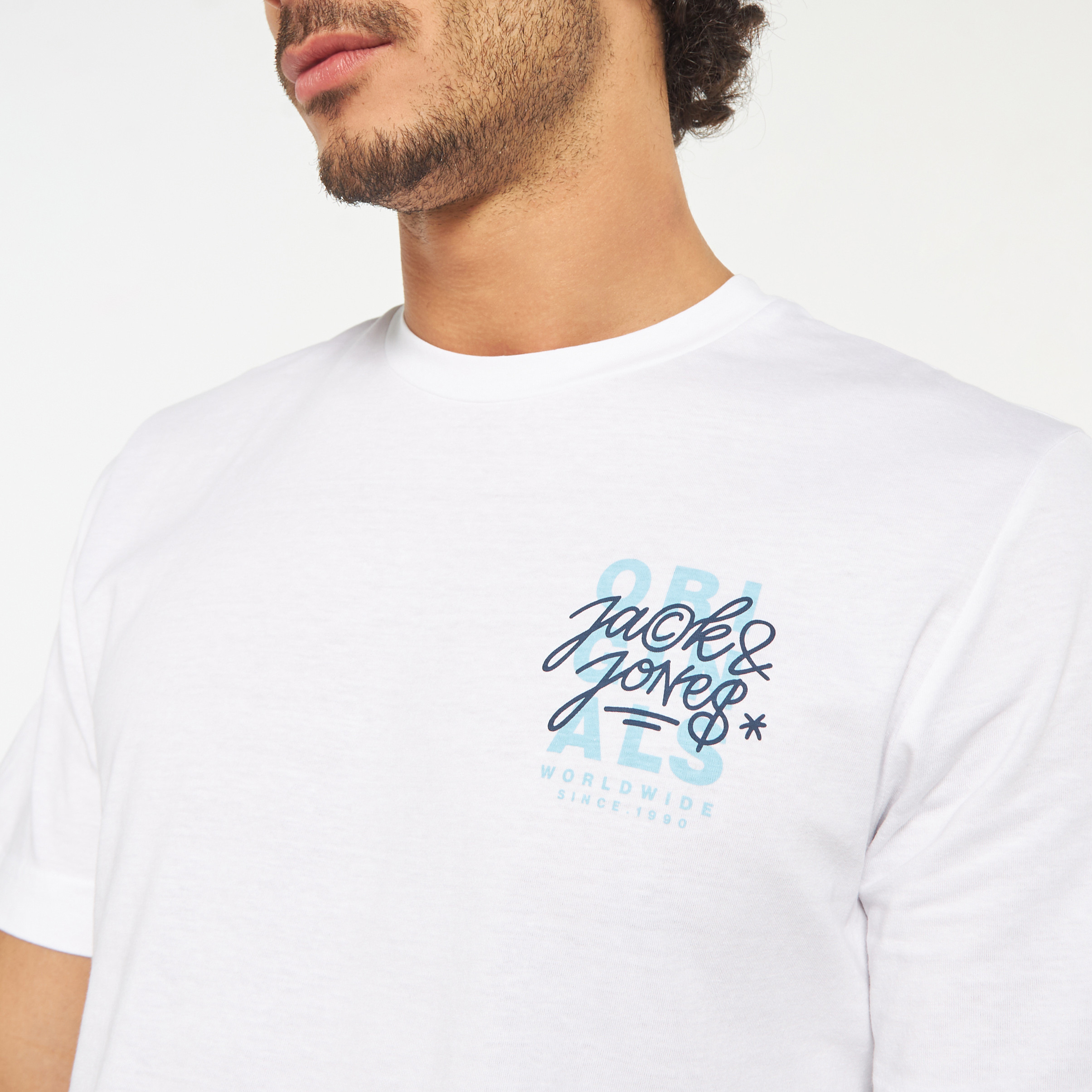 تي شيرت من جاك آند جونز مطبوع بأكمام قصيرة و ياقة مستديرة-men-clothing-tshirtsandpolos-tshirts-image-12