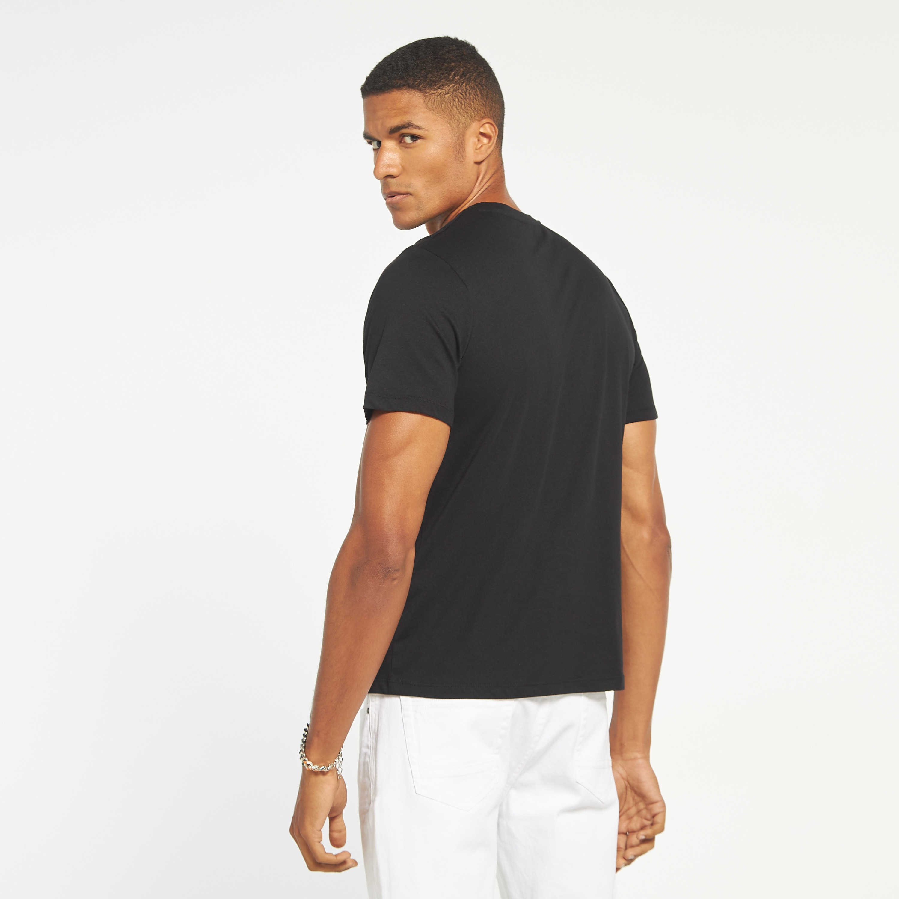 تي شيرت مطبوعة بأكمام قصيرة ورقبة مستديرة  من جاك اند جونز-men-clothing-tshirtsandpolos-tshirts-image-4