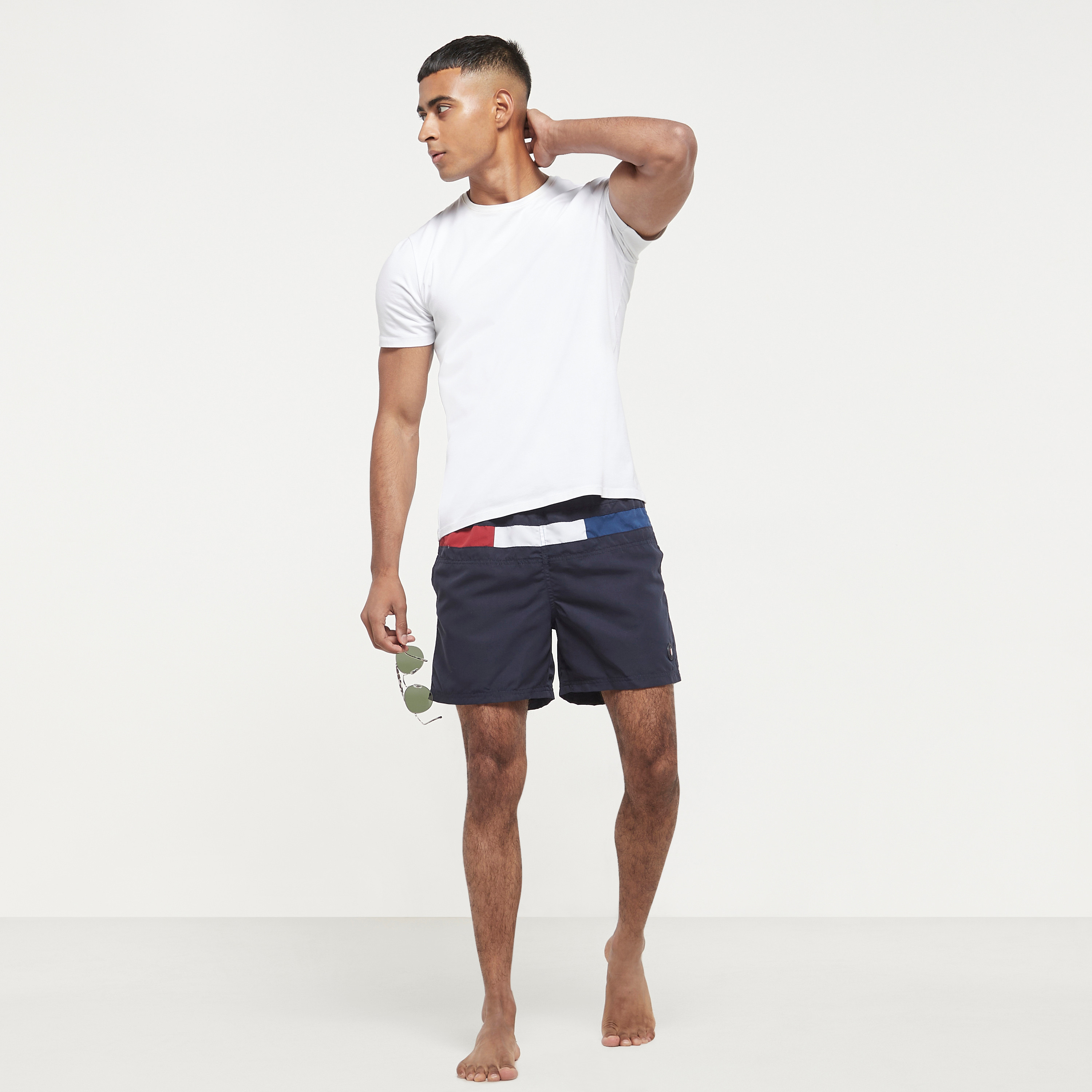 شورتس برباط من جاك آند جونز بمتوسط الارتفاع مع كلر بلوك -men-clothing-swimandbeach-shorts-image-2