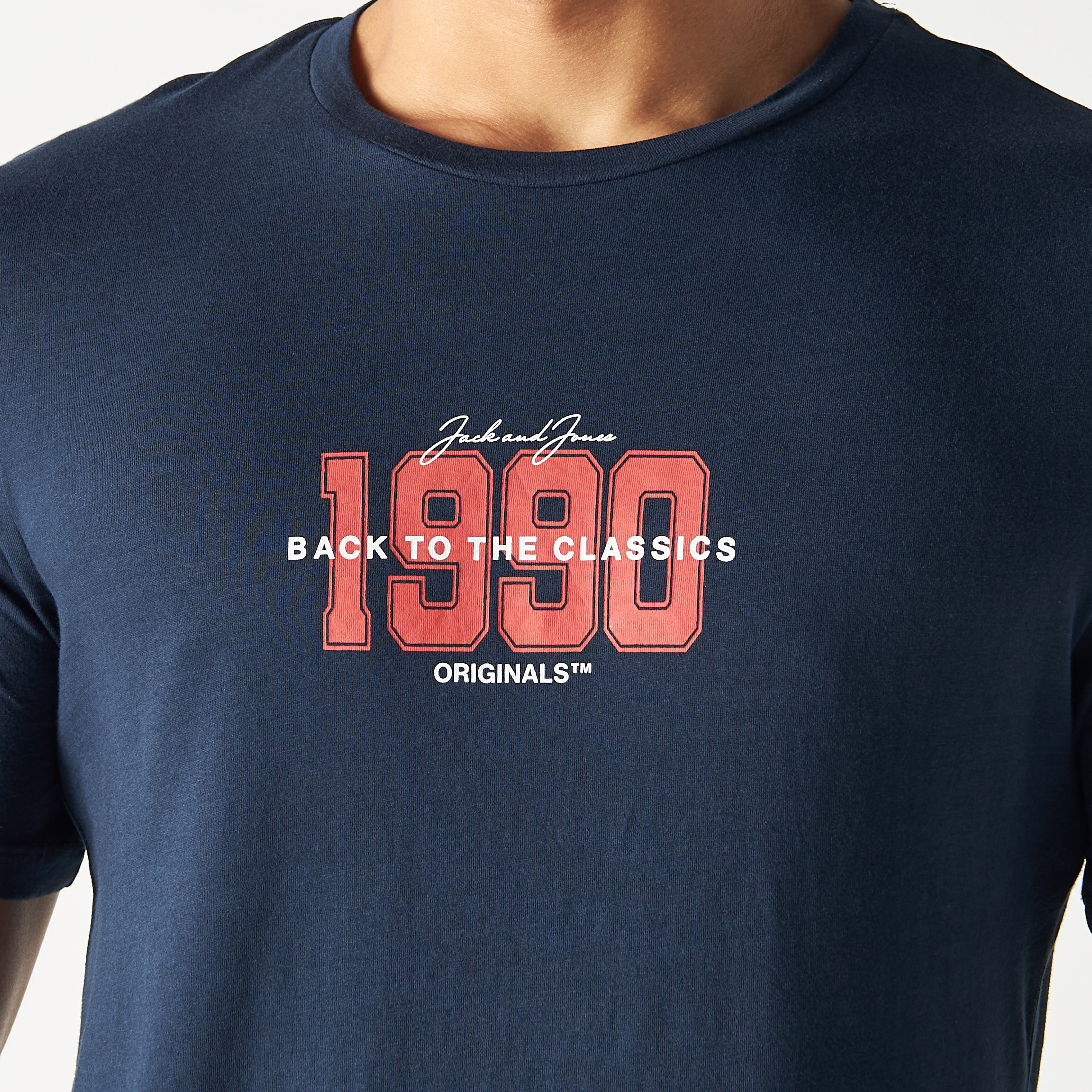 تي شيرت مطبوعة بأكمام قصيرة ورقبة مستديرة  من جاك اند جونز-men-clothing-tshirtsandpolos-tshirts-image-5