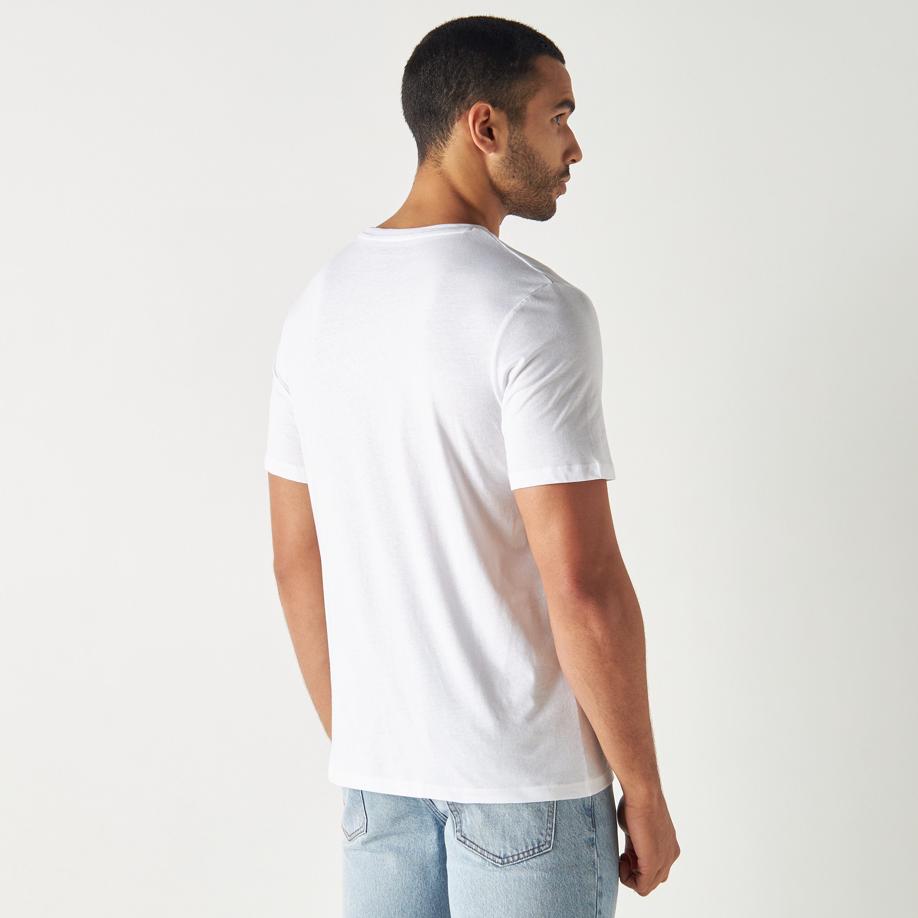 تي شيرت مطبوعة بأكمام قصيرة ورقبة مستديرة  من جاك اند جونز-men-clothing-tshirtsandpolos-tshirts-image-8