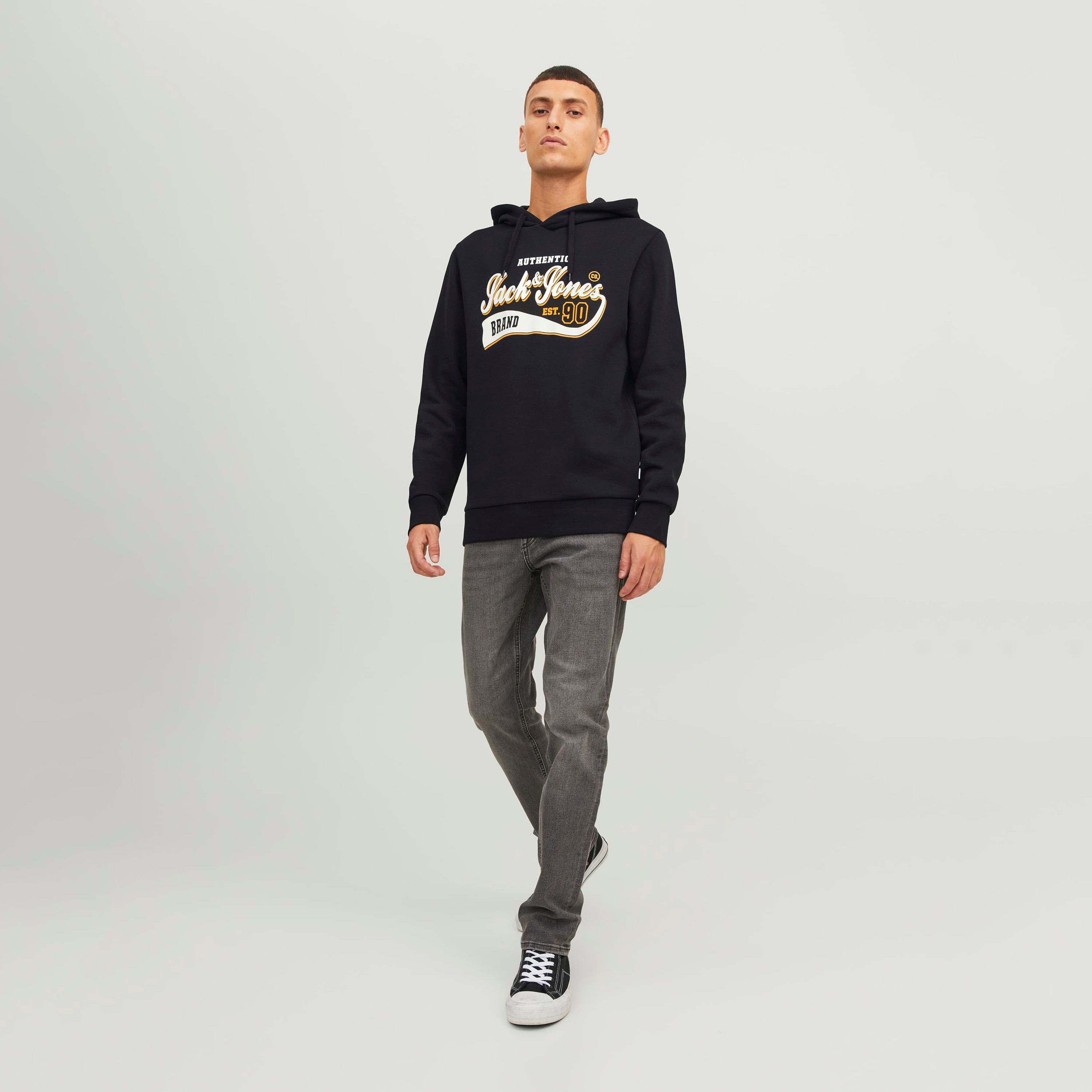 هودي جاك آند جونز مع شعار بأكمام طويلة ذو مطبوع-men-winterwear-hoodiesandsweatshirts-image-2