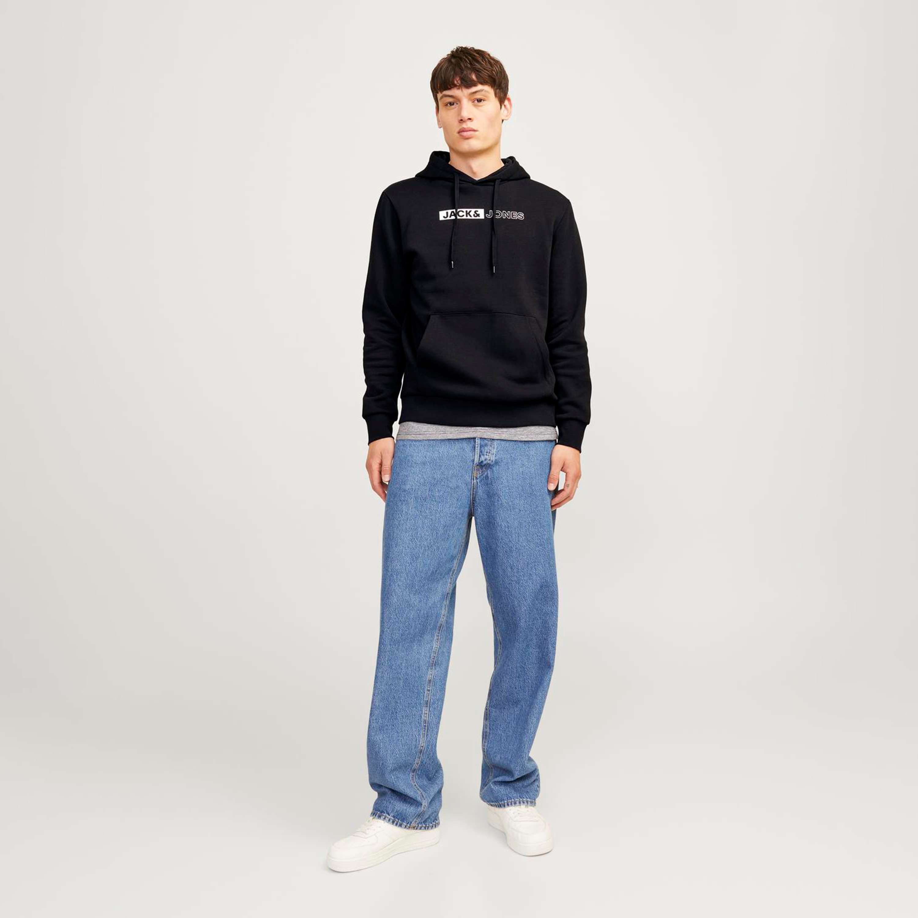 هوديي بأكمام طويلة ذو شعار من جاك آند جونز-men-winterwear-hoodiesandsweatshirts-image-2