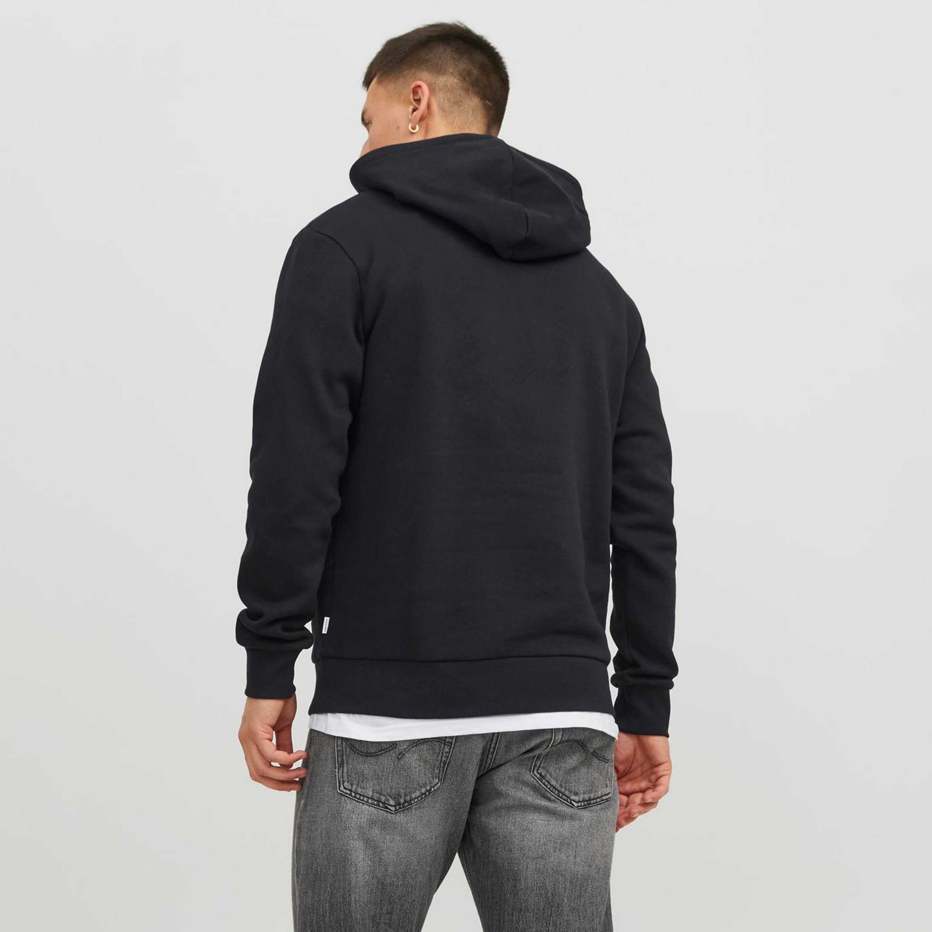 هودي بطبعة شعار من جاك آند جونز مع جيب الكنغر-men-winterwear-hoodiesandsweatshirts-image-4