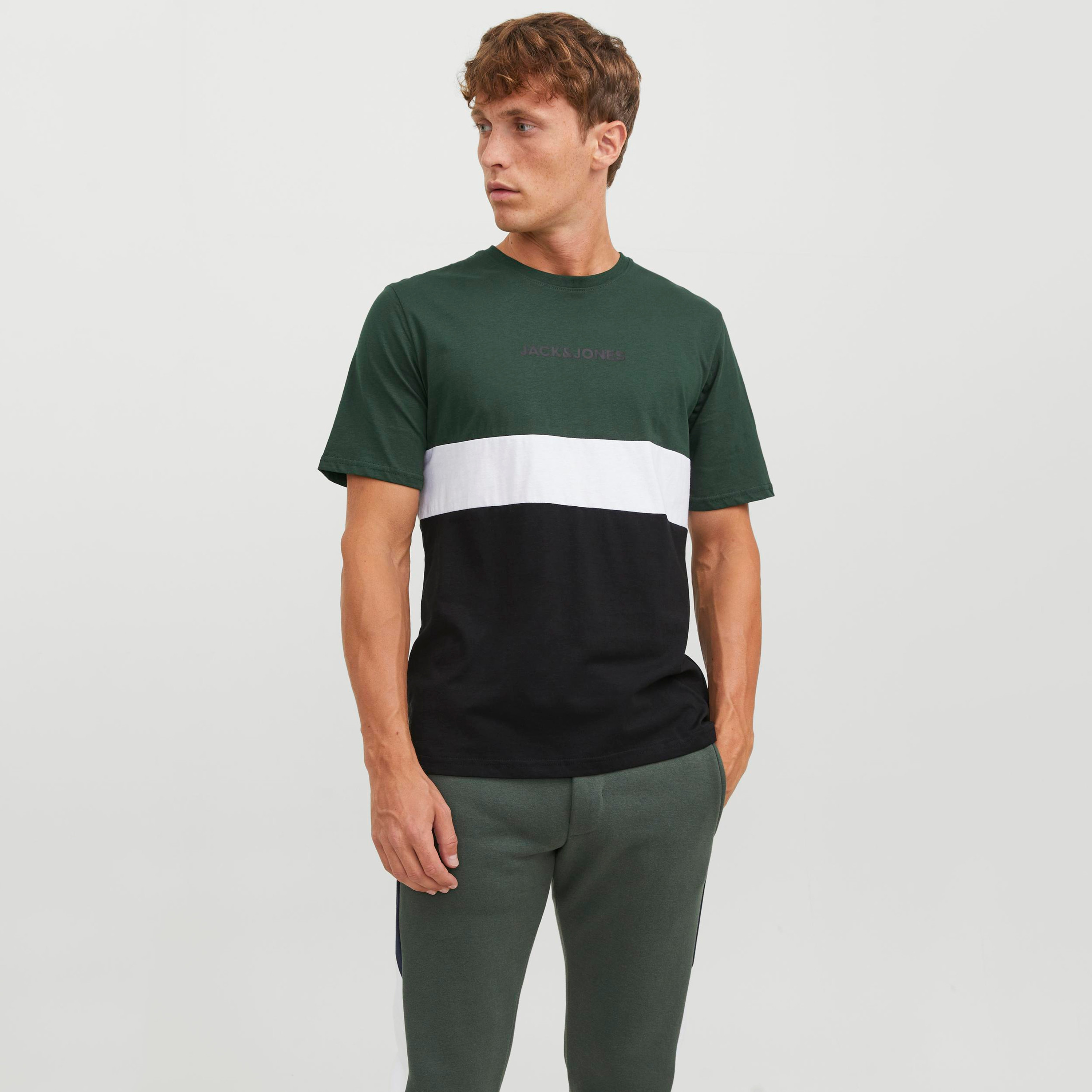 تيشيرت بأكمام قصيرة وياقة دائرية وكلر بلوك من جاك آند جونز-men-clothing-tshirtsandpolos-tshirts-image-5