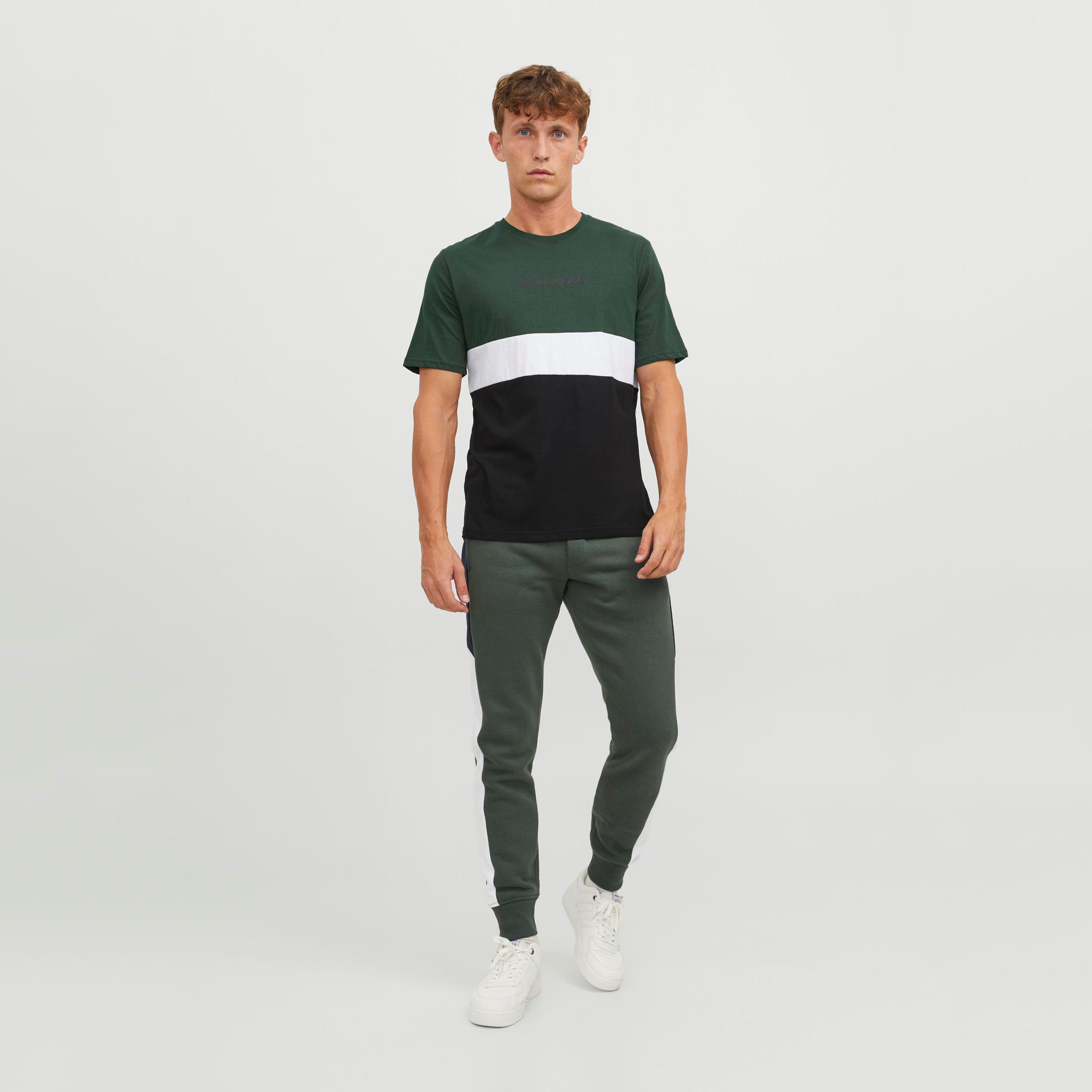 تيشيرت بأكمام قصيرة وياقة دائرية وكلر بلوك من جاك آند جونز-men-clothing-tshirtsandpolos-tshirts-image-6